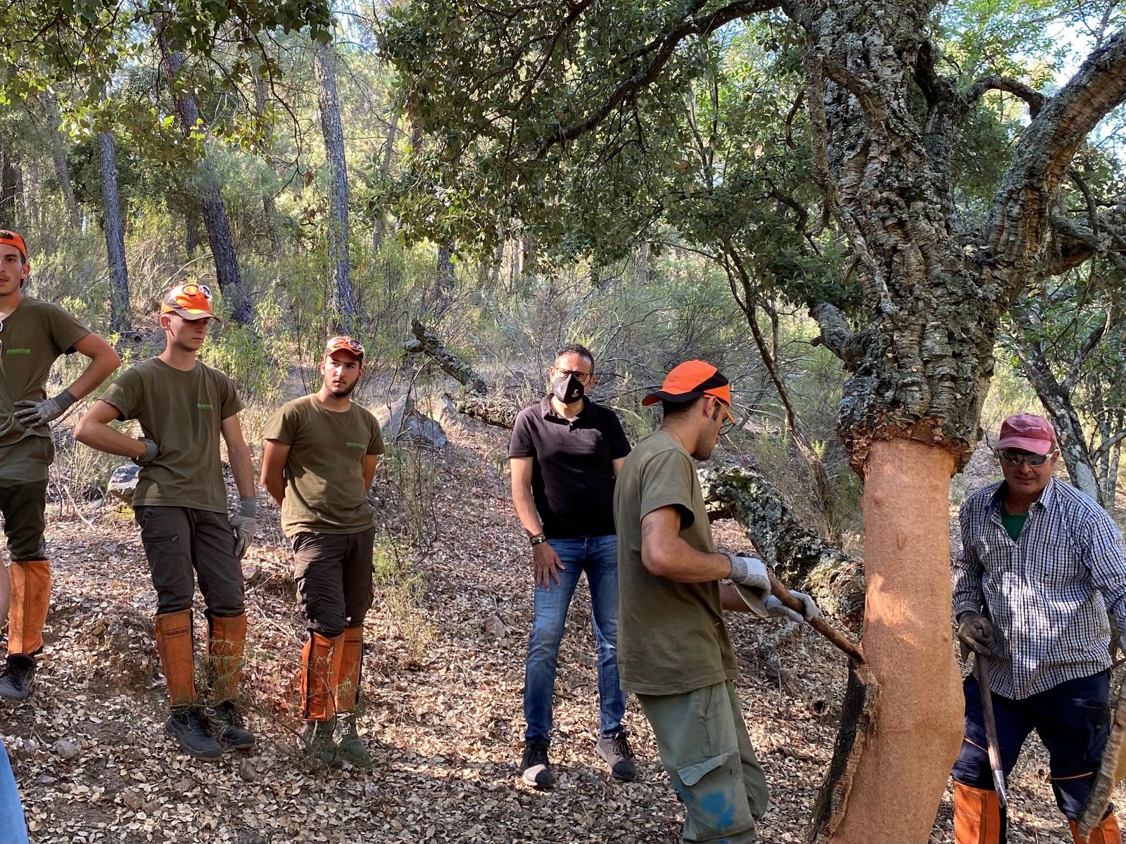 Jóvenes se forman en la Escuela de Corcheros.