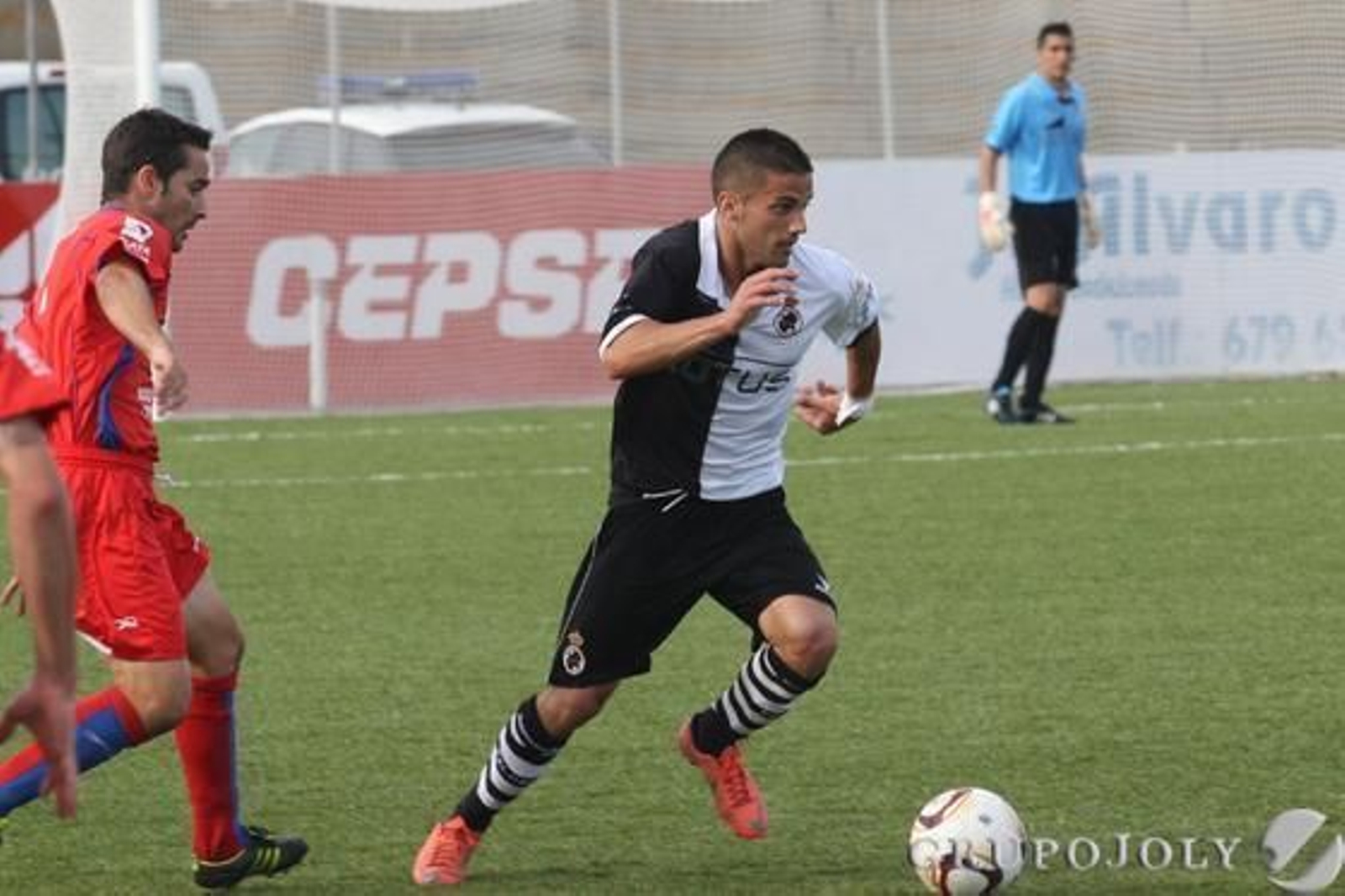 La Balona certifica su segunda posición tras el 2-0 para los blanquinegros.

Foto: Paco Guerrero