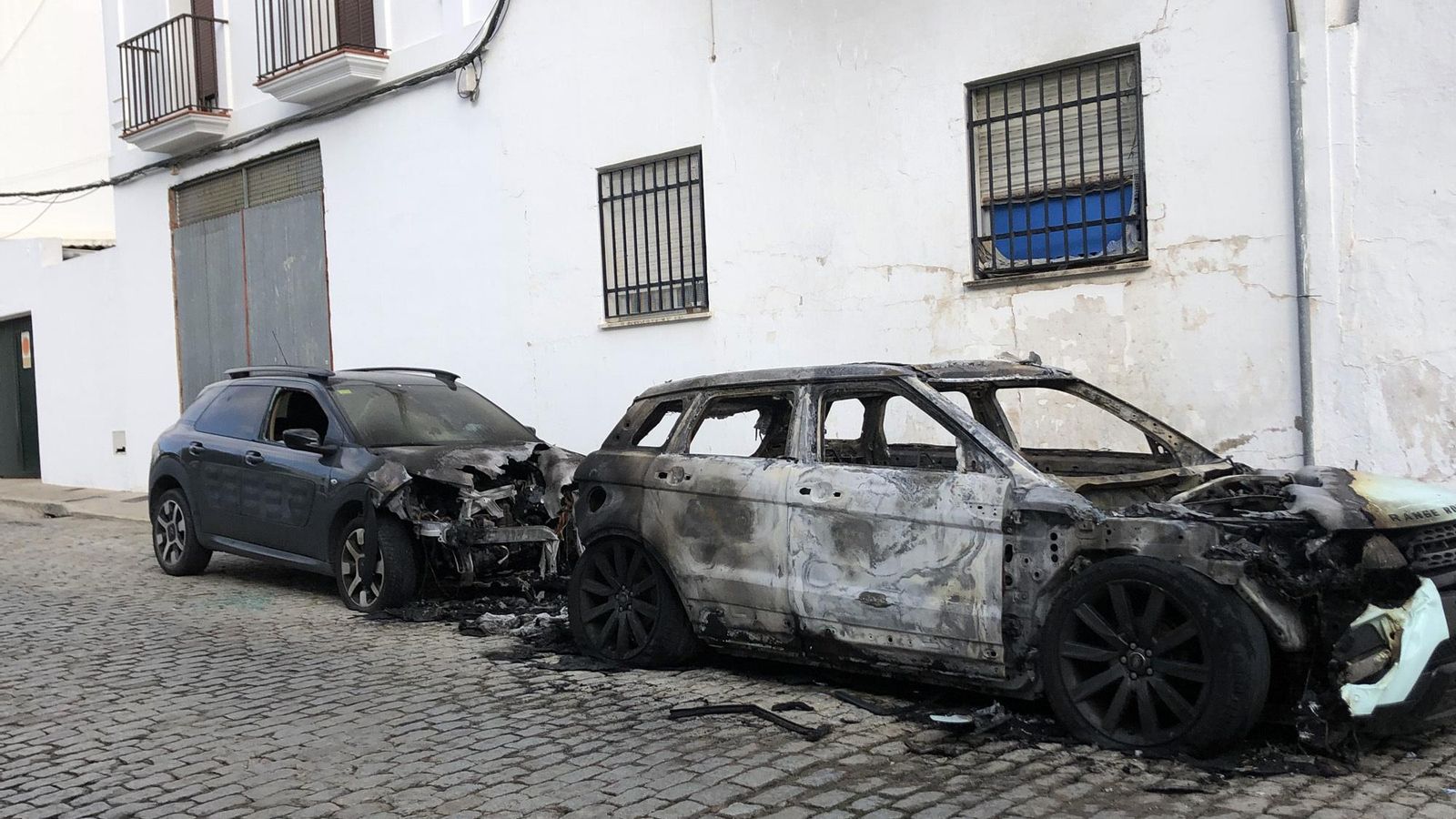 Estado en el que han quedado los dos vehículos afectados