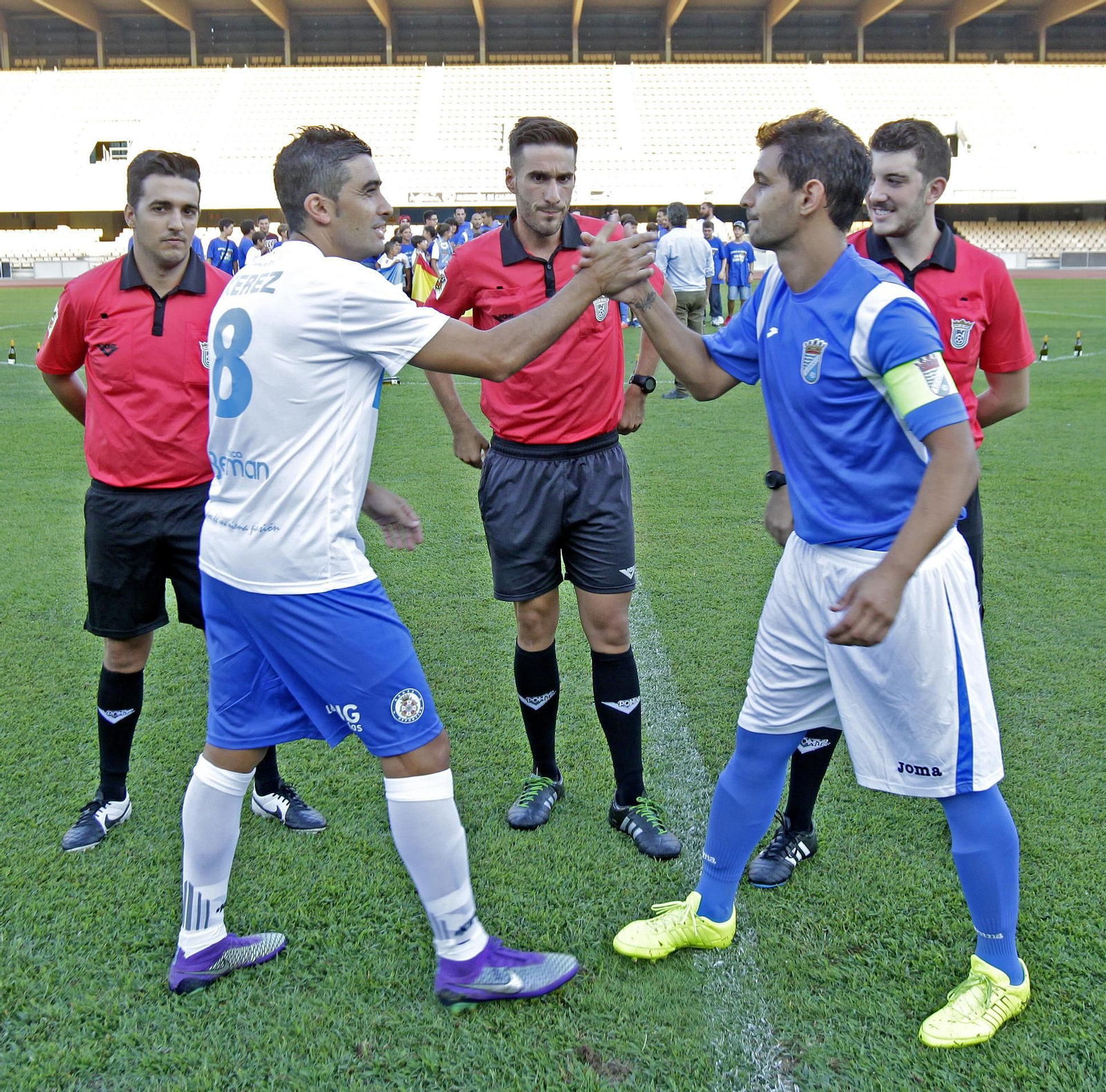 David Orihuela y José María Barragán se saludan en el primer XCD-XDFC.