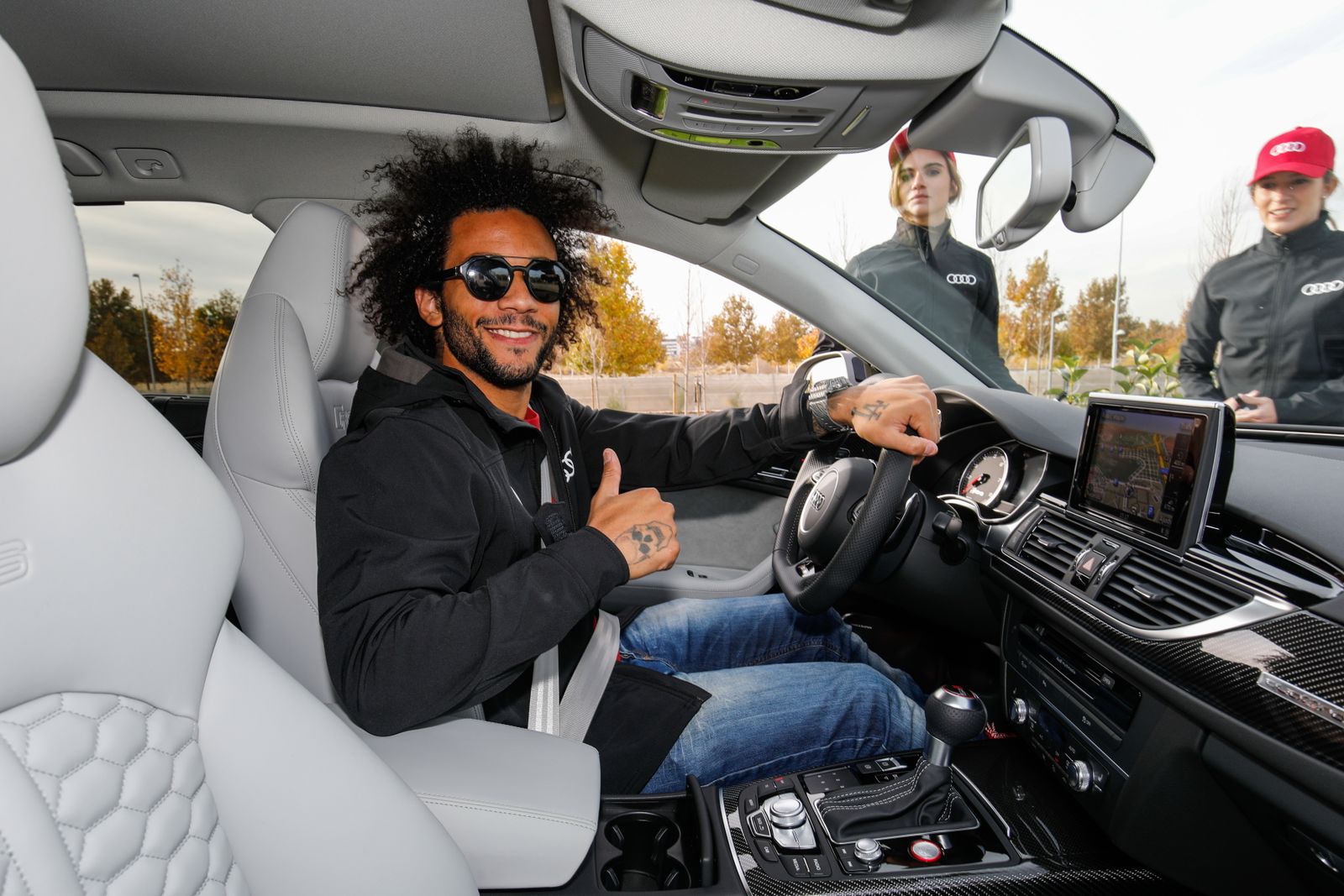 Los nuevos coches de la plantilla del Real Madrid, foto a foto