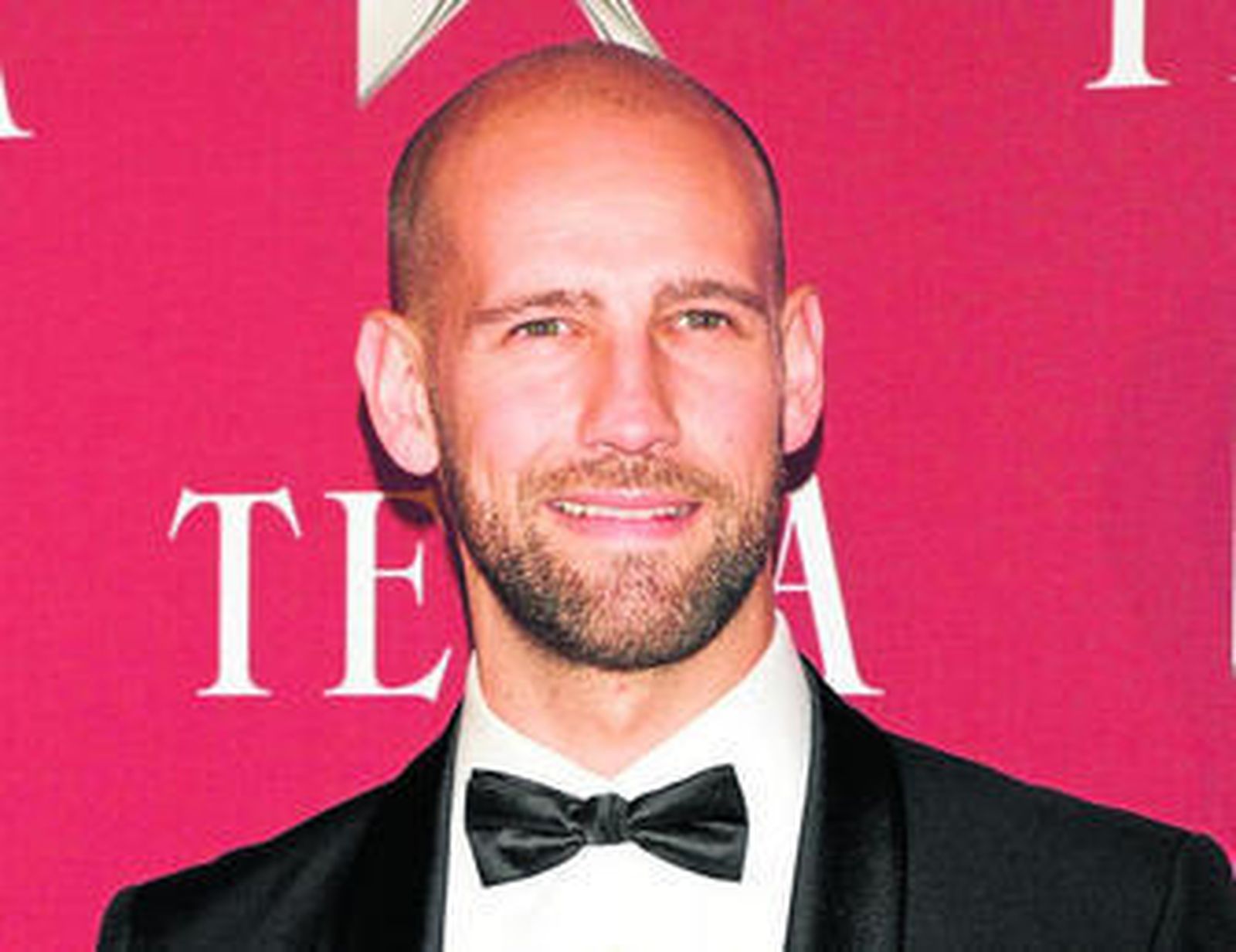 Miró mantiene un bonito y discreto romance con la artista desde principios de año.