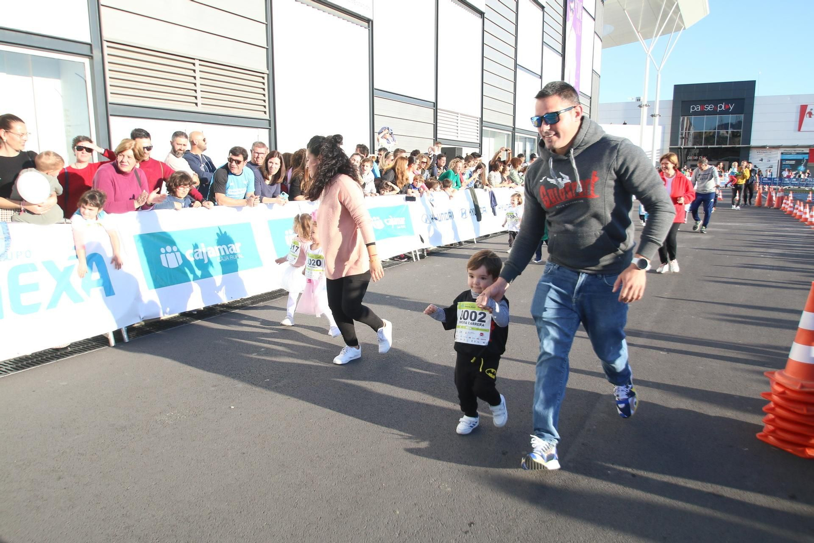 Fotogalería de las carreras infantiles del Medio Maratón de Almería