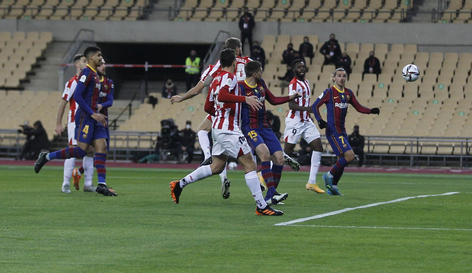 Las imágenes de la final de la Supercopa en Sevilla