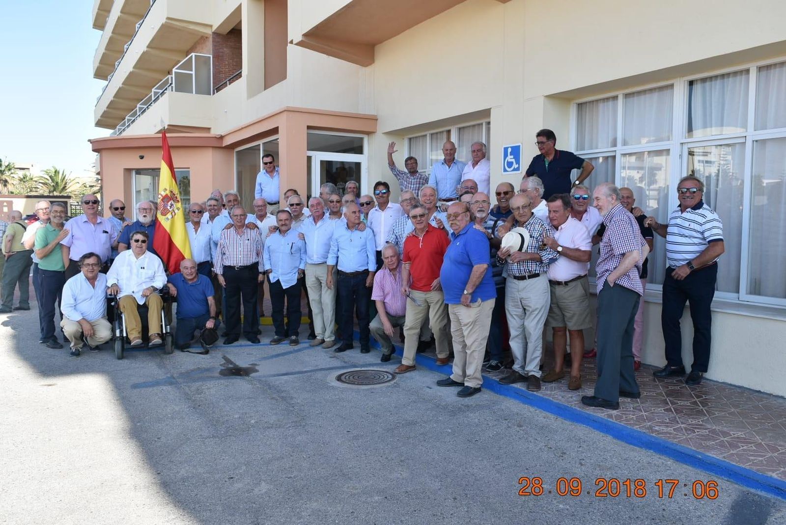 Rufino Mondéjar, Luis Barrio, José Manuel Jiménez, Antonio Moreno, Manuel Felipe Sánchez, Álvaro Caravaca, Ignacio Alcina, Miguel Lacave, Ángel Arenas, Manuel Fernández Melero, Santiago Hervías, Indalecio Caravaca, Antonio Fernández, Juan Luis Ingunza, Esteban Tovar, José Luis Tejada, Manuel Rafael, José Carlos Márquez, Fernando Aguirregomezcorta, Francisco Meléndez, Pedro Merino, José Manuel Suárez, Miguel Villanueva, Andrés Mariscal, Javier del Río, Jesús Gutiérrez, Salvador Repeto, Manuel Sella, Juan Domínguez, Ángel López, Francisco Romero, Manuel Bocanegra, Ramón Sasian, Jesús Guimera, José Luis Castrillón, Paco Gutiérrez, José Sánchez Romero, Antonio Ramos, Alejandro Valencia, Francisco Garrido, Federico Durán y Luis Delgado.