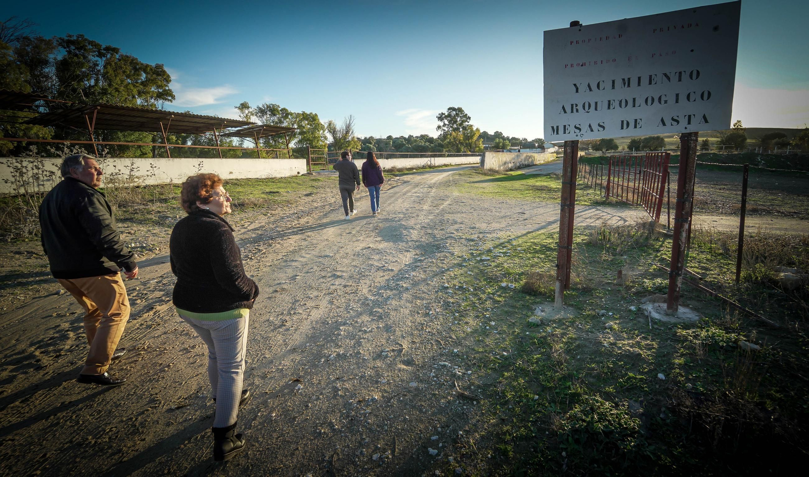Imágenes de los vecinos de Mesas de Asta en los terrenos de Asta Regia
