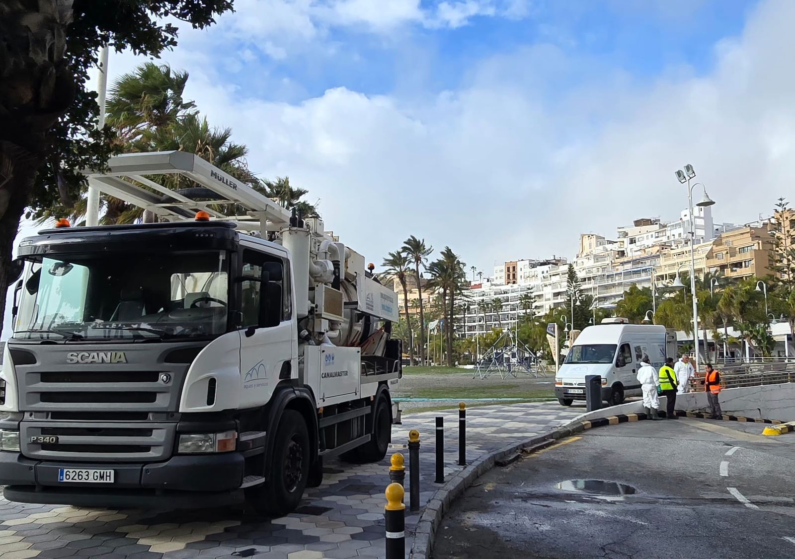 Limpieza de imbornales en Almuñécar