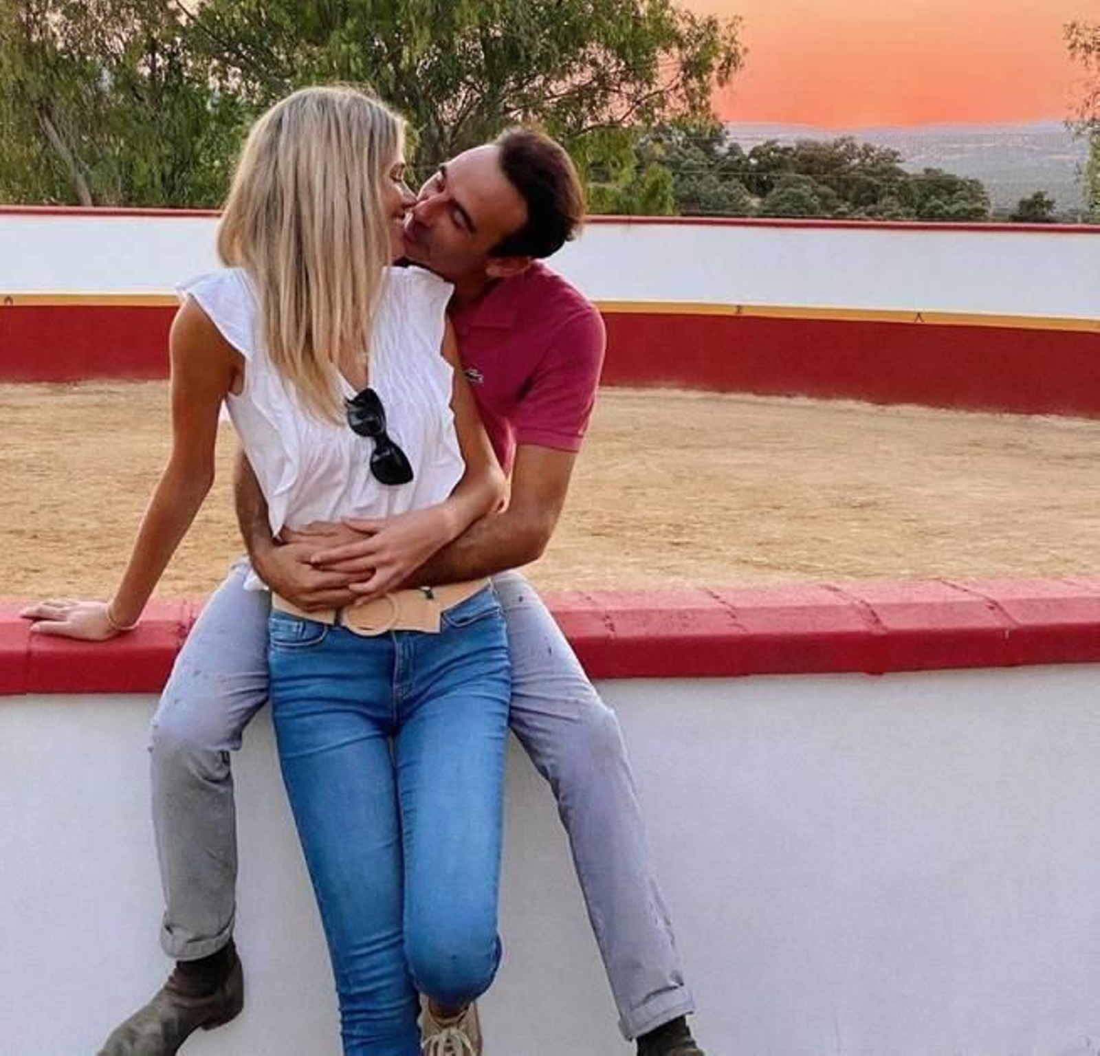 Enrique Ponce y Ana Soria en la segunda foto juntos compartida por ambos en instagram