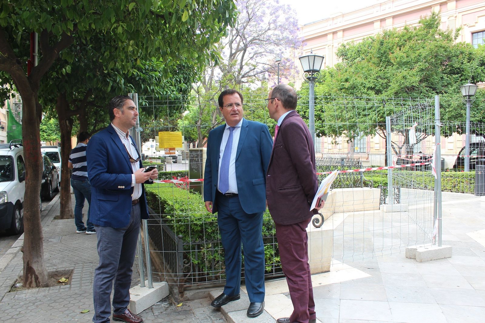 Juan Carlos Cabrera asiste al inicio de las medidas de desratización.