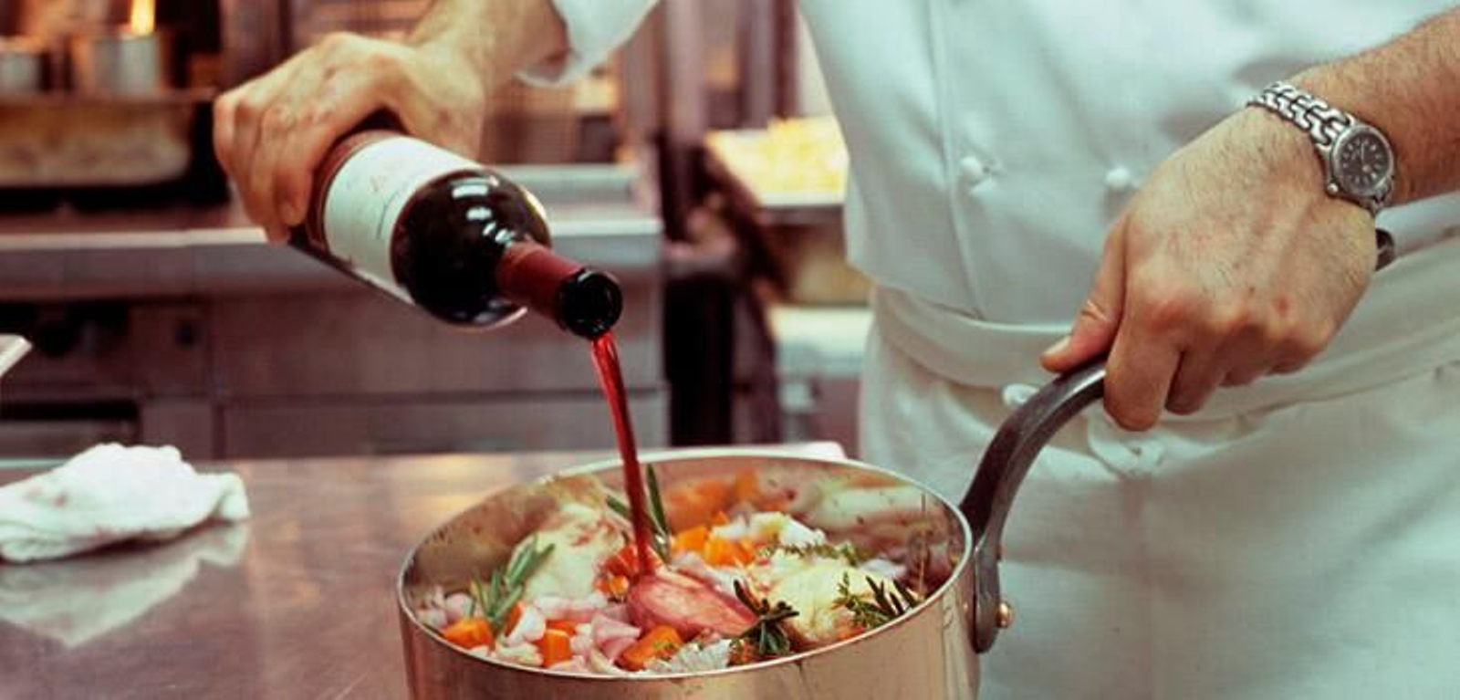 No es fácil saber qué vino utilizar a la hora de cocinar.