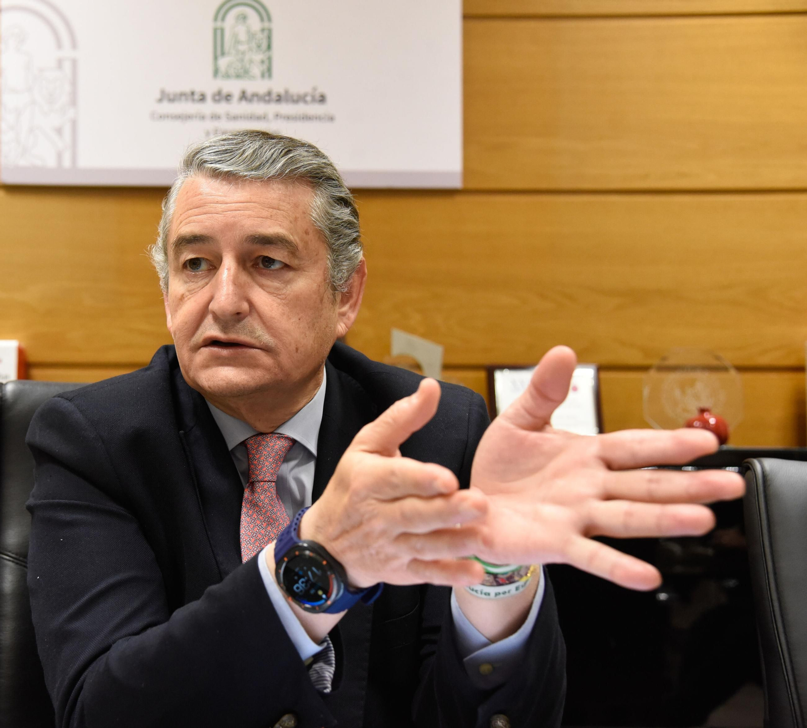 El consejero de Sanidad, Presidencia y Emergencia, AntonioSanz, en las instalaciones de la Consejería en Sevilla.