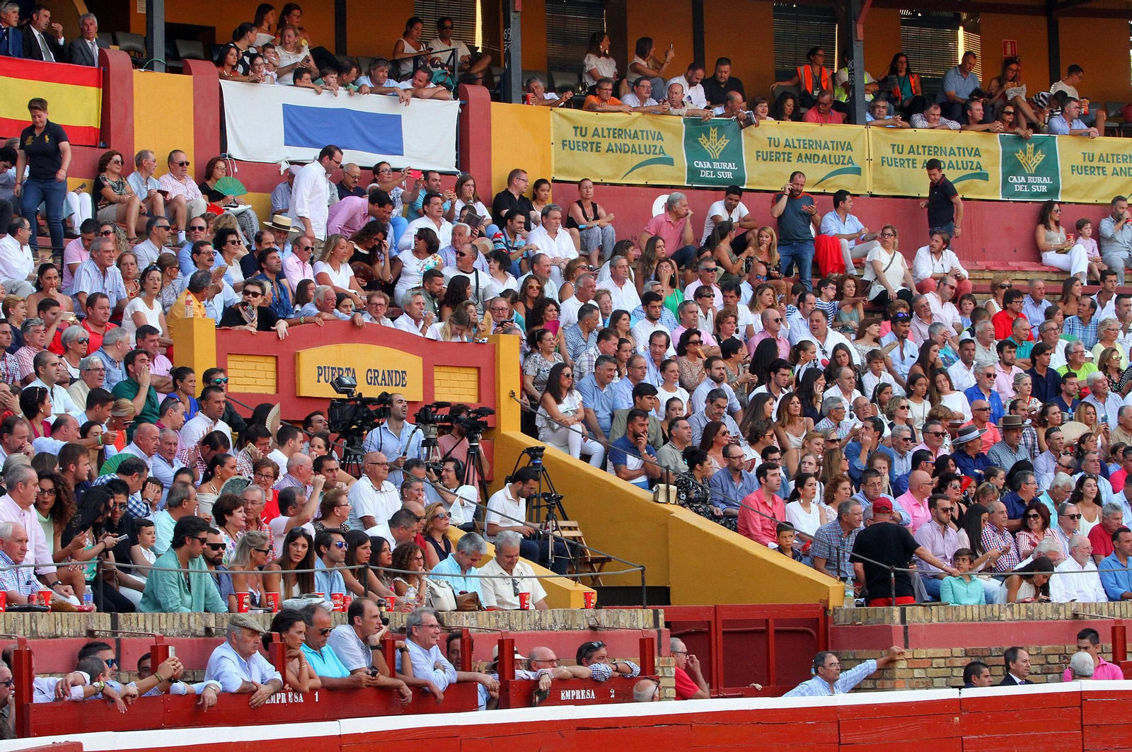 Imágenes de la corrida de rejones de Pablo Hermoso de Mendoza, Andrés Romero y Lea Vicens.