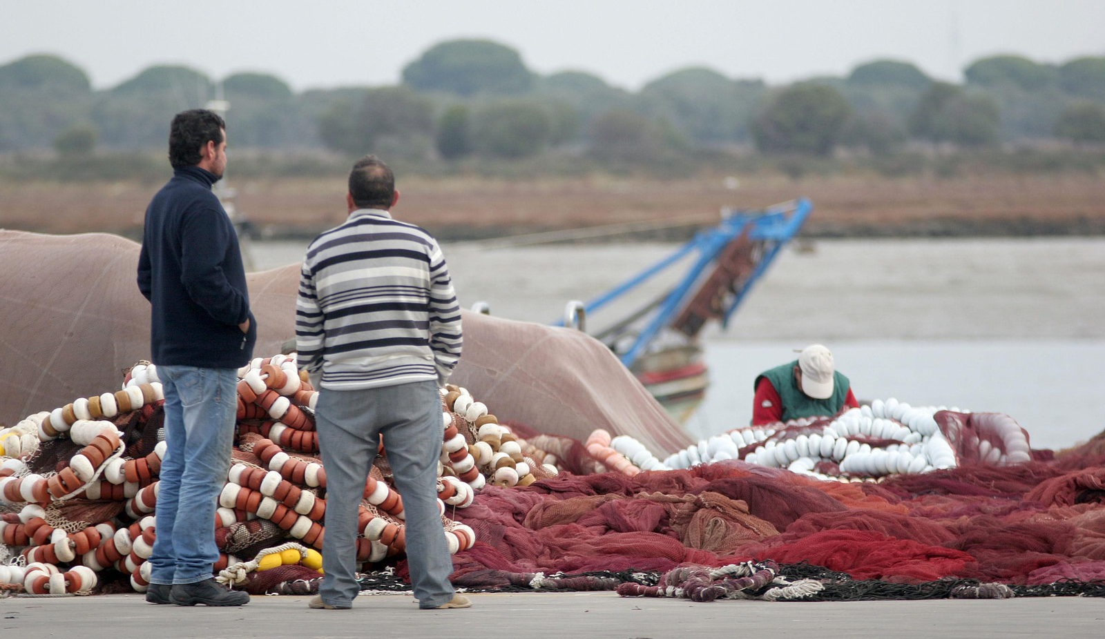 Redes en la zona del puerto de Punta Umbría.