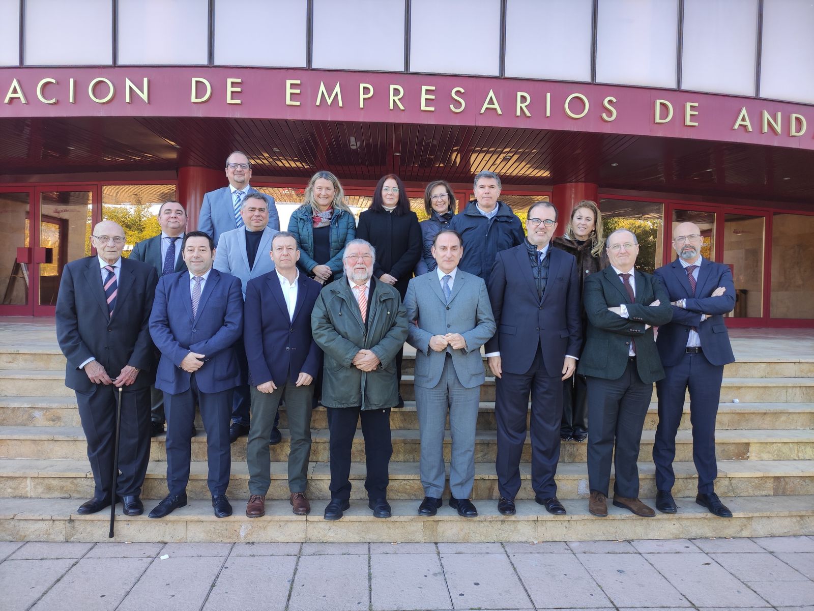 Foto de familia con los representantes de las Asociaciones que forman Faetam.