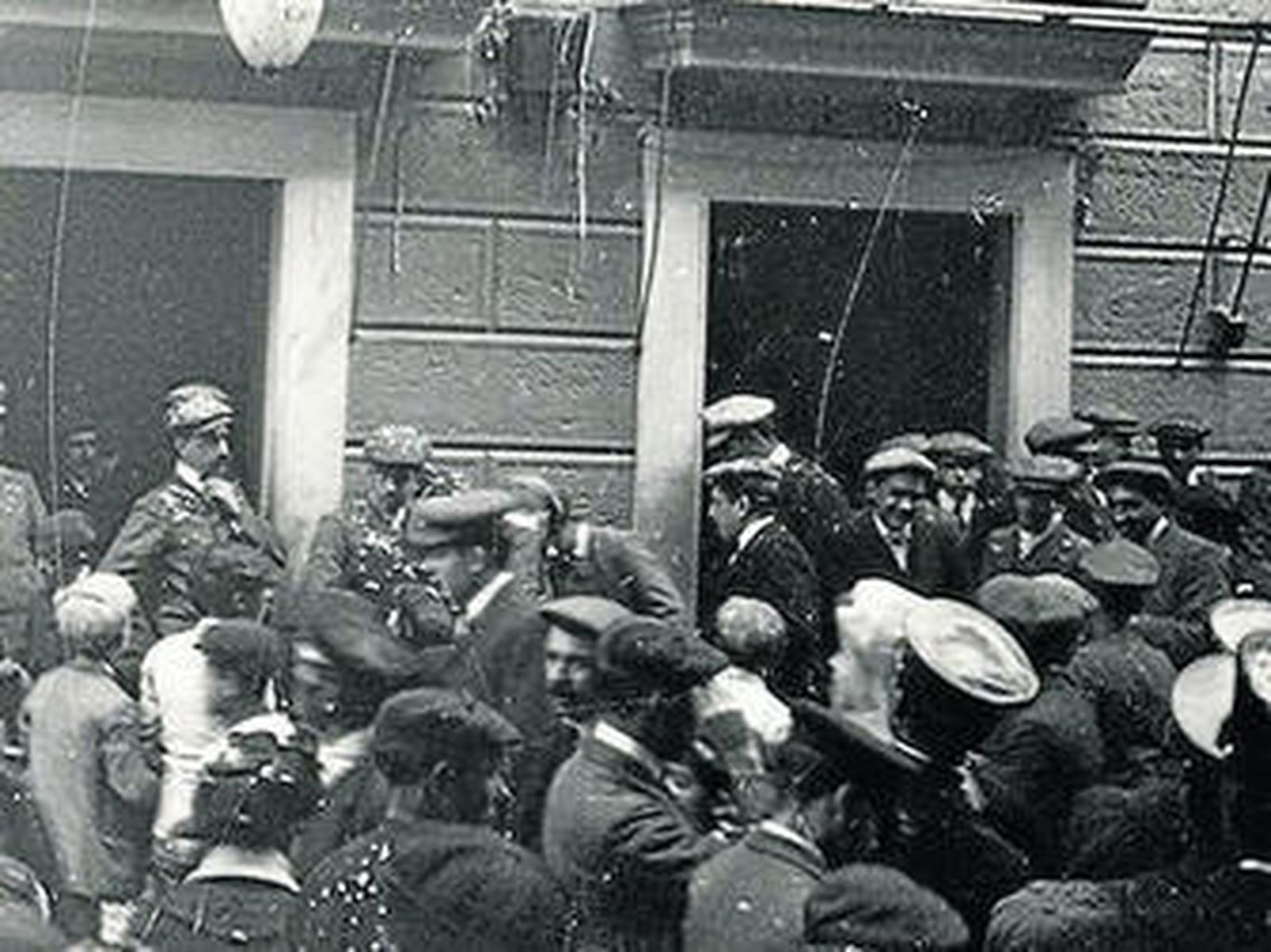 1910El 'domador' de fieras, Perico el de las Viejas Ricas, animó el domingo de Piñata