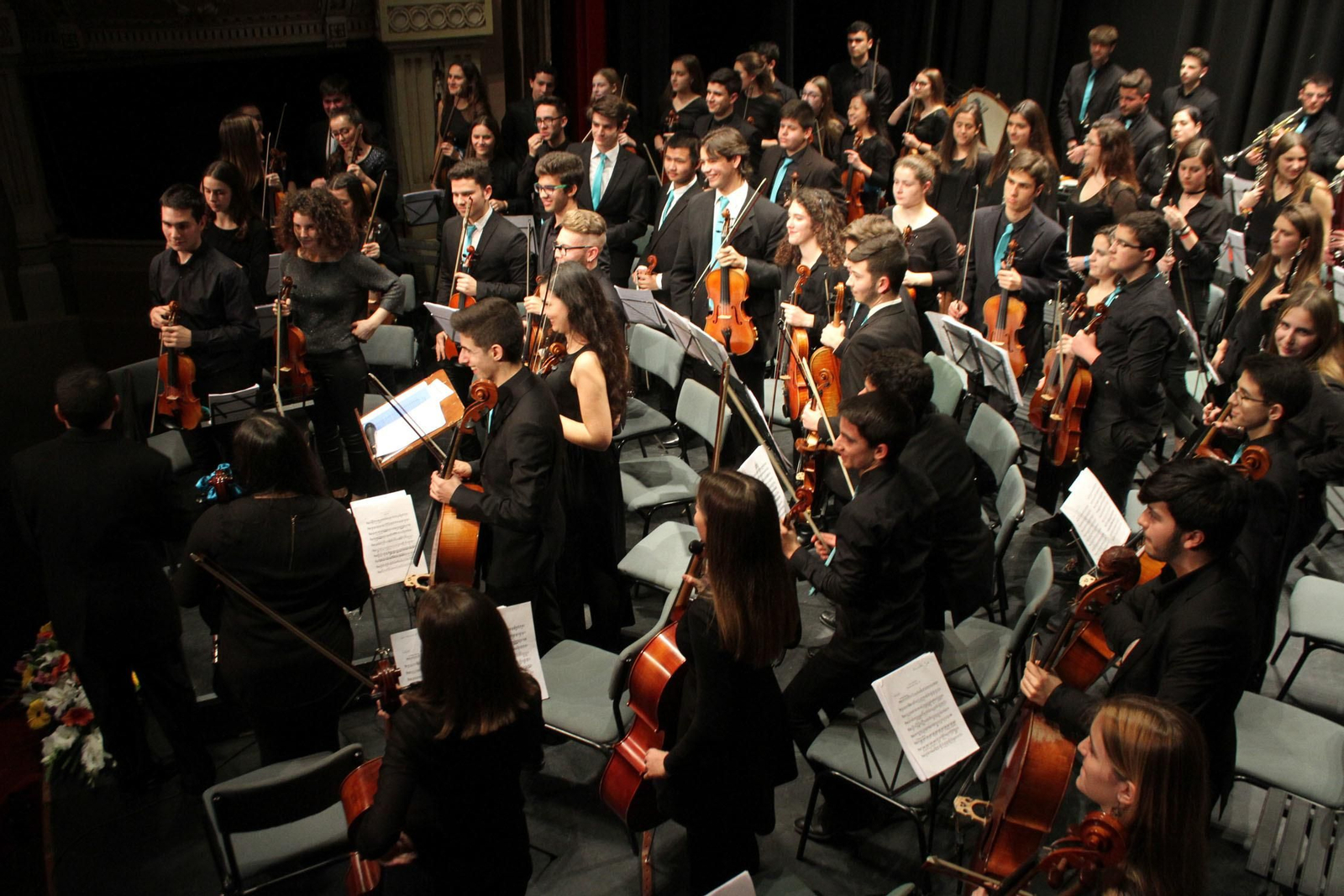La Asociación de Industrias Químicas, Básicas y Energéticas de Huelva (Aiqbe) organiza un concierto que corre a cargo de la Orquesta Sinfónica del Conservatorio Profesional de Música de Huelva 'Javier Perianes'
