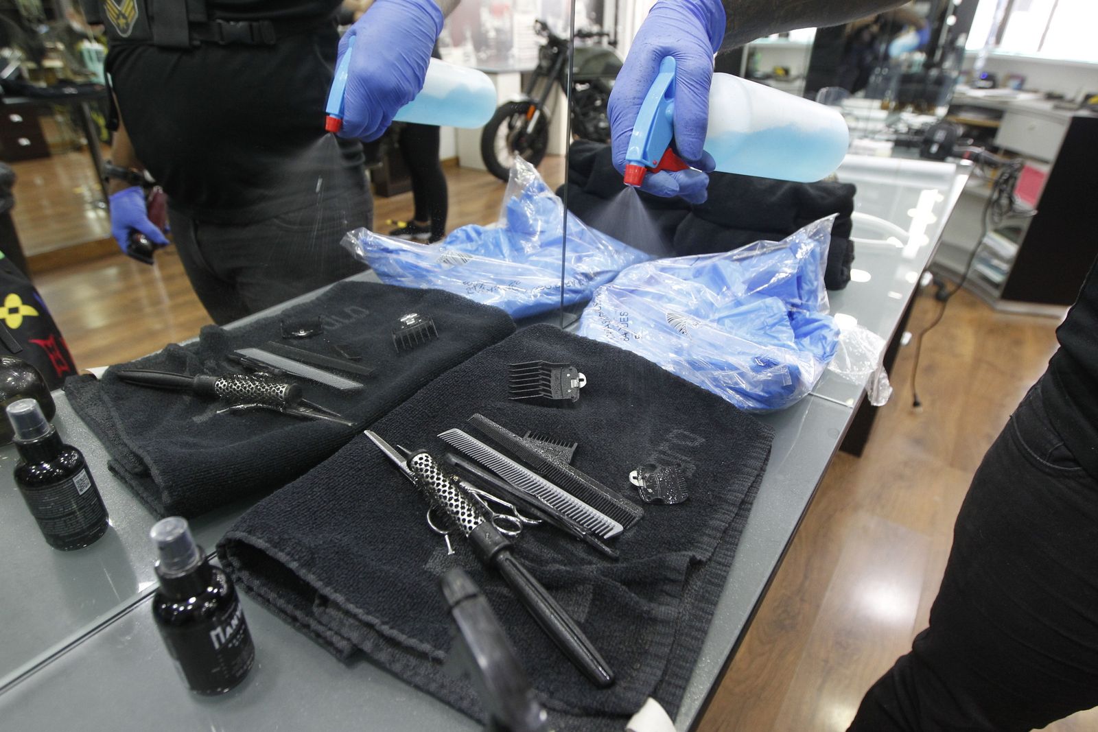 Fotografías primer día de peluquerías en coronavirus-COVID-19. Almería