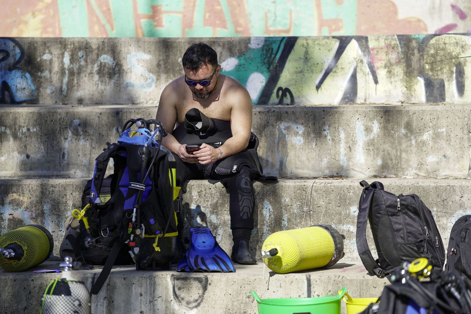 La limpieza solidaria del Guadalquivir en el Centro Náutico del Alamillo, todas las fotos