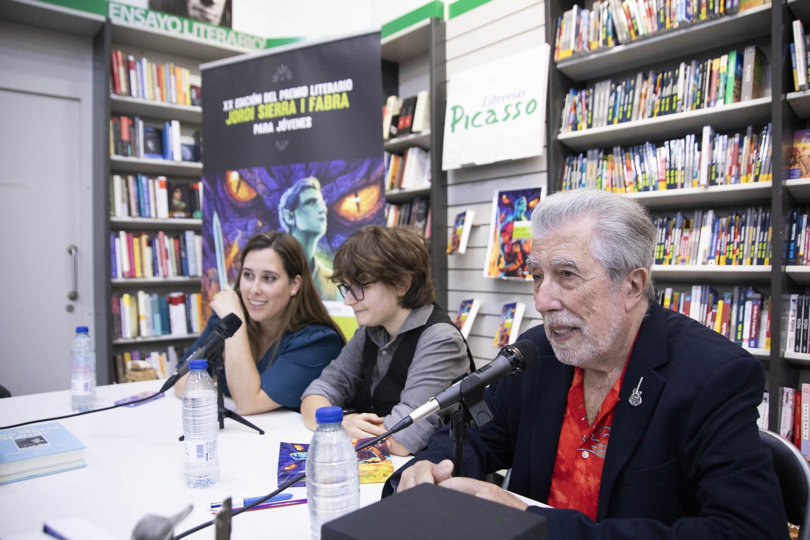 Helena Moreno Padilla recibe el XX Premio Jordi Sierra Fabra para jóvenes escritores en la Librería Picasso de Almería