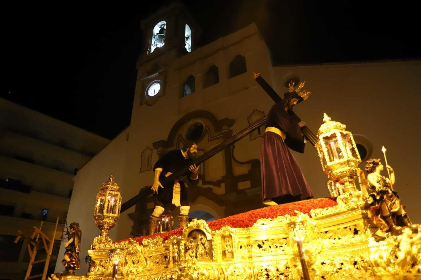 Imágenes del Nazareno recorriendo las calles de Huelva en la Semana Santa 2022.