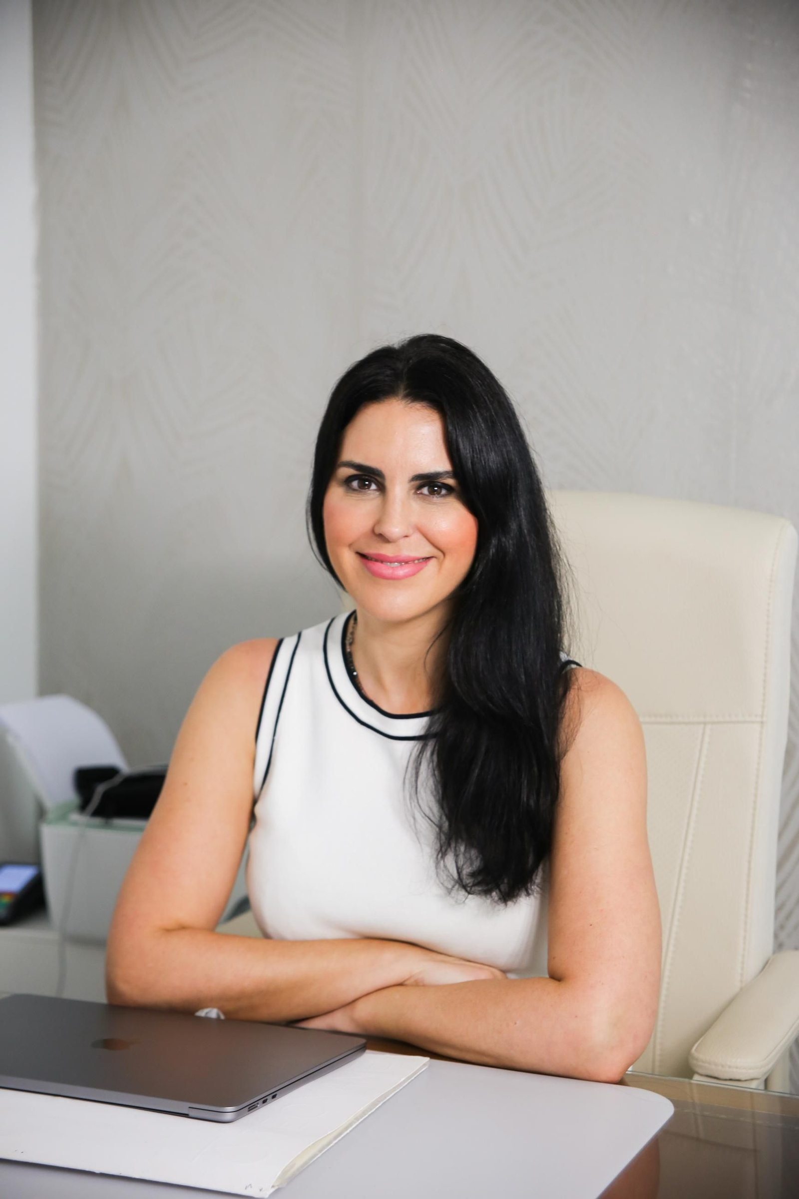 La doctora Victoria Núñez Vera recuerda la importancia de la constancia para conseguir resultados en la piel.