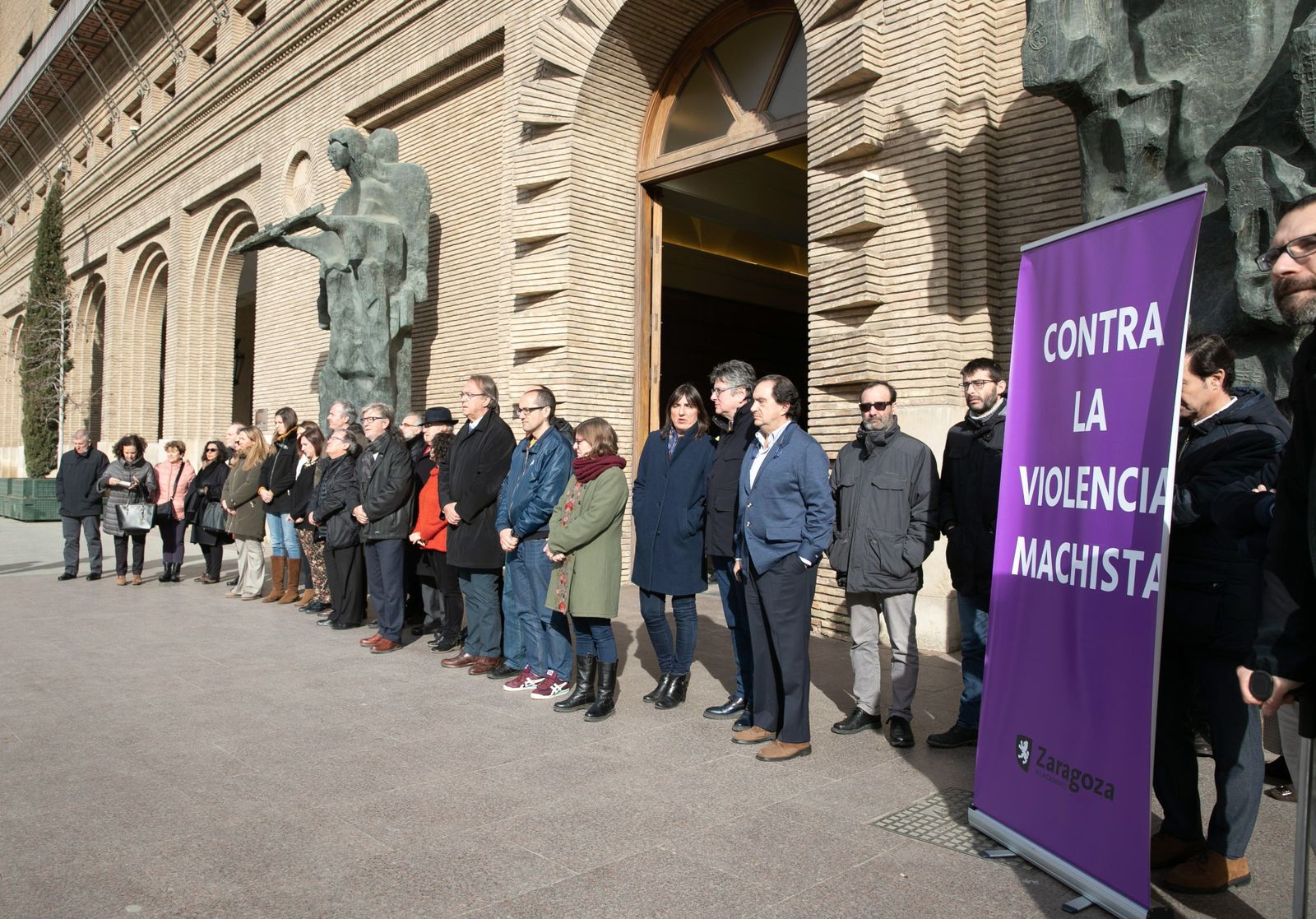 Concentración en el Ayuntamiento de Zaragoza