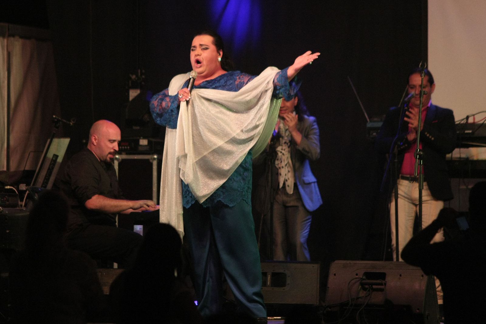 Falete, durante un concierto en la feria de La Línea.