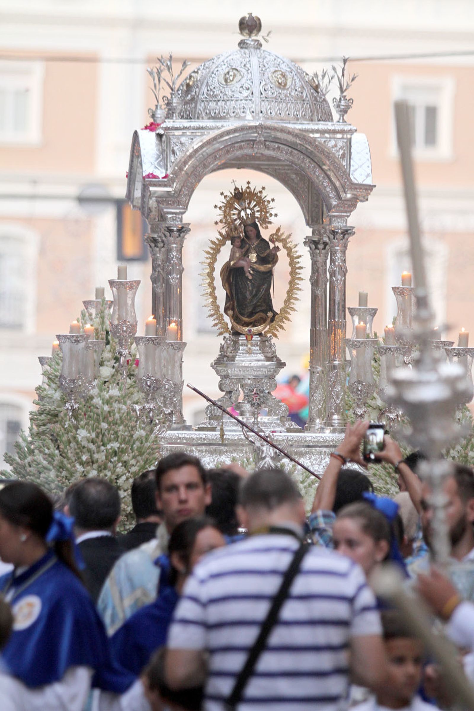 Procesión solemne de la Virgen de la Cinta.