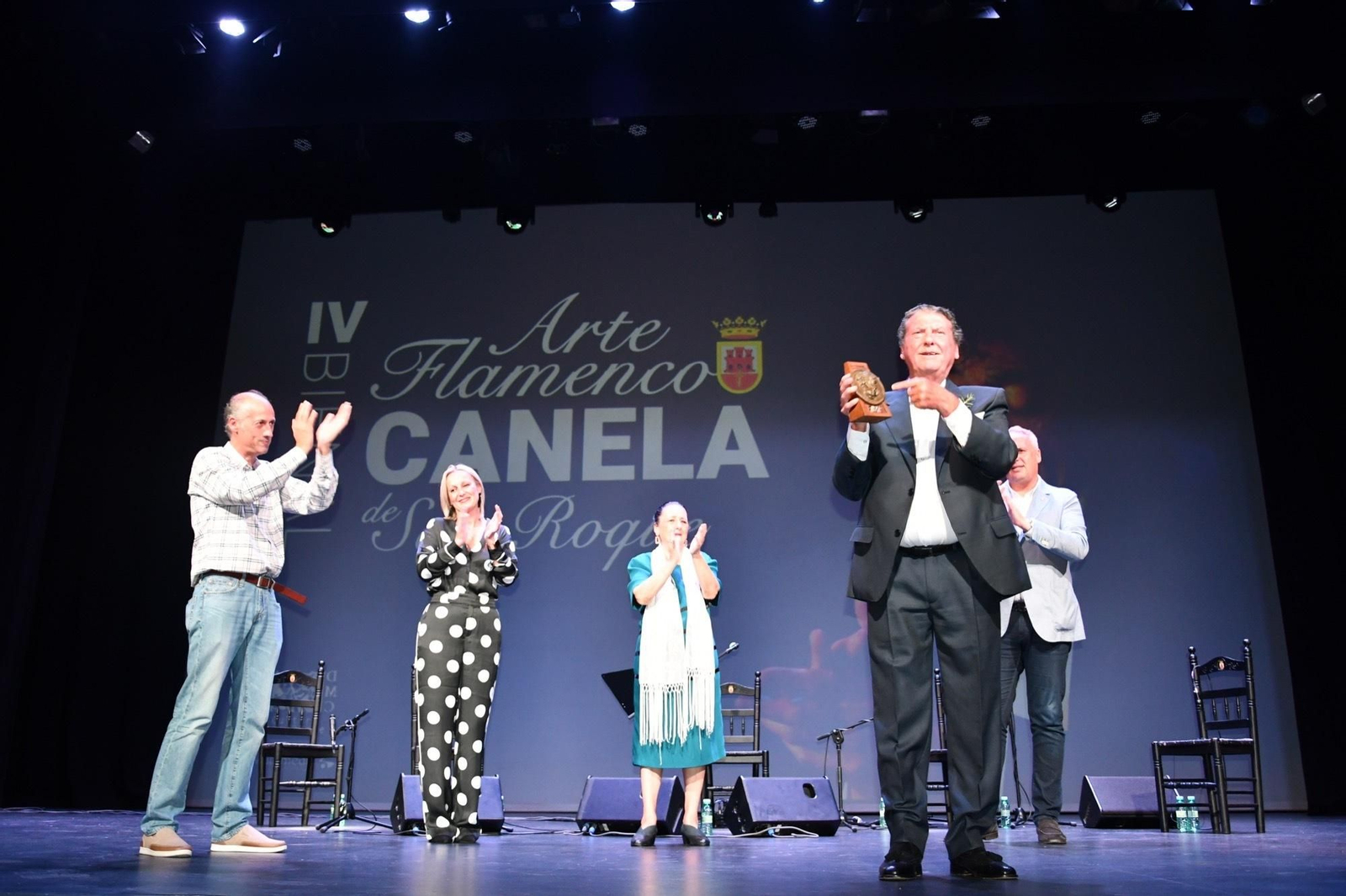 'El Zambo' recogiendo su galardón