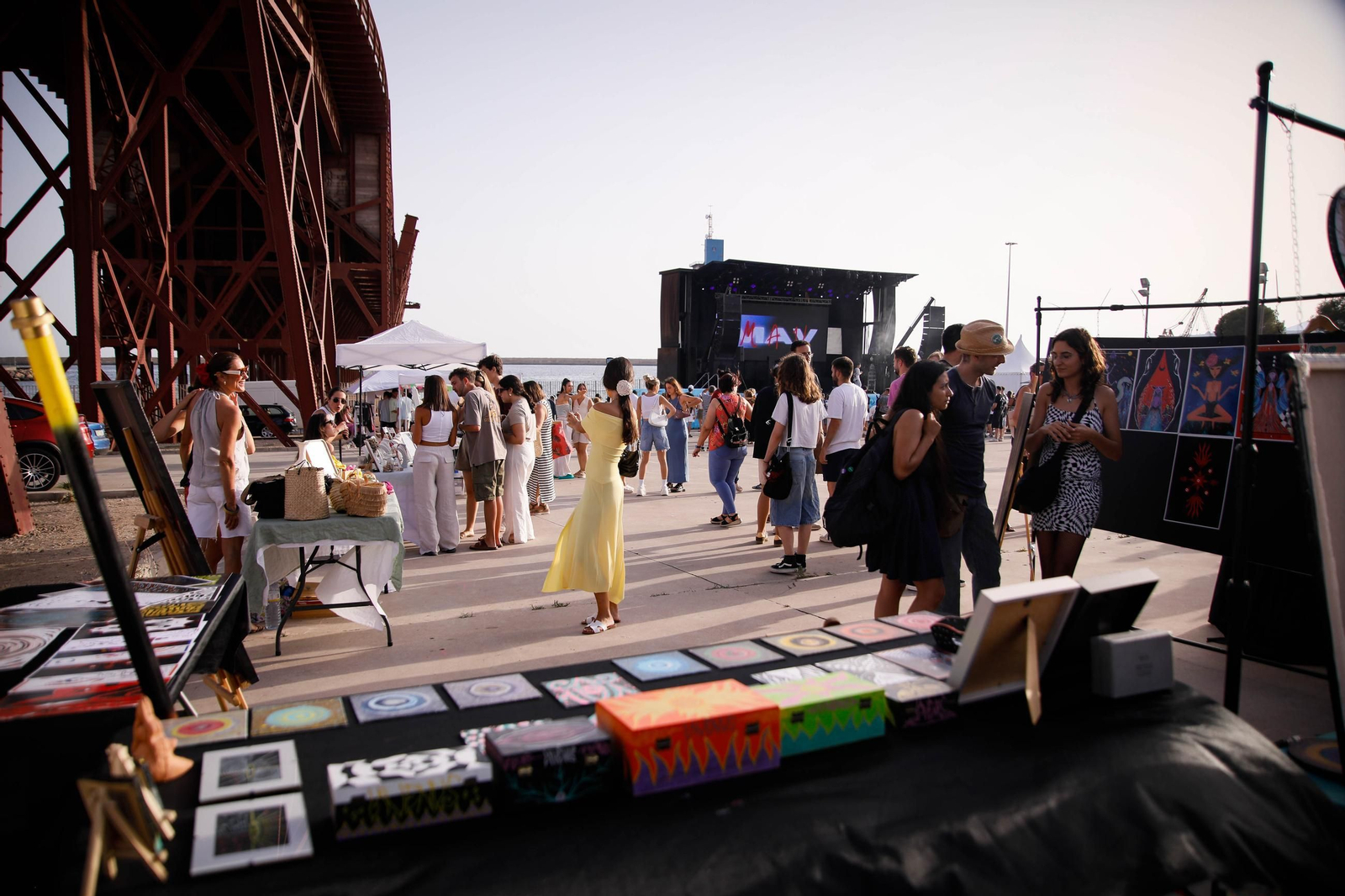 Imágenes del Festival AlmeriArt en el Parque de las Almadrabillas