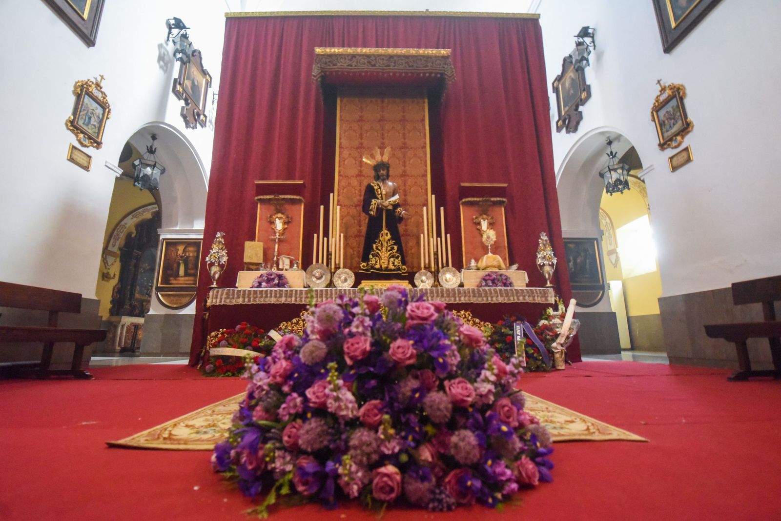 Las fotos del solemne besapiés del Señor de la Humildad y Paciencia de Córdoba