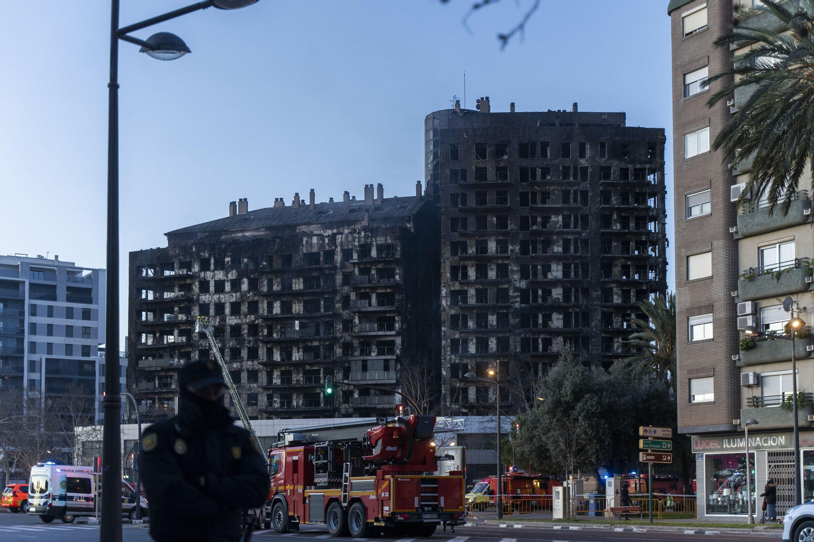 Así ha quedado el residencial devorado por las llamas en Valencia Así ha quedado el residencial devorado por las llamas en Valencia