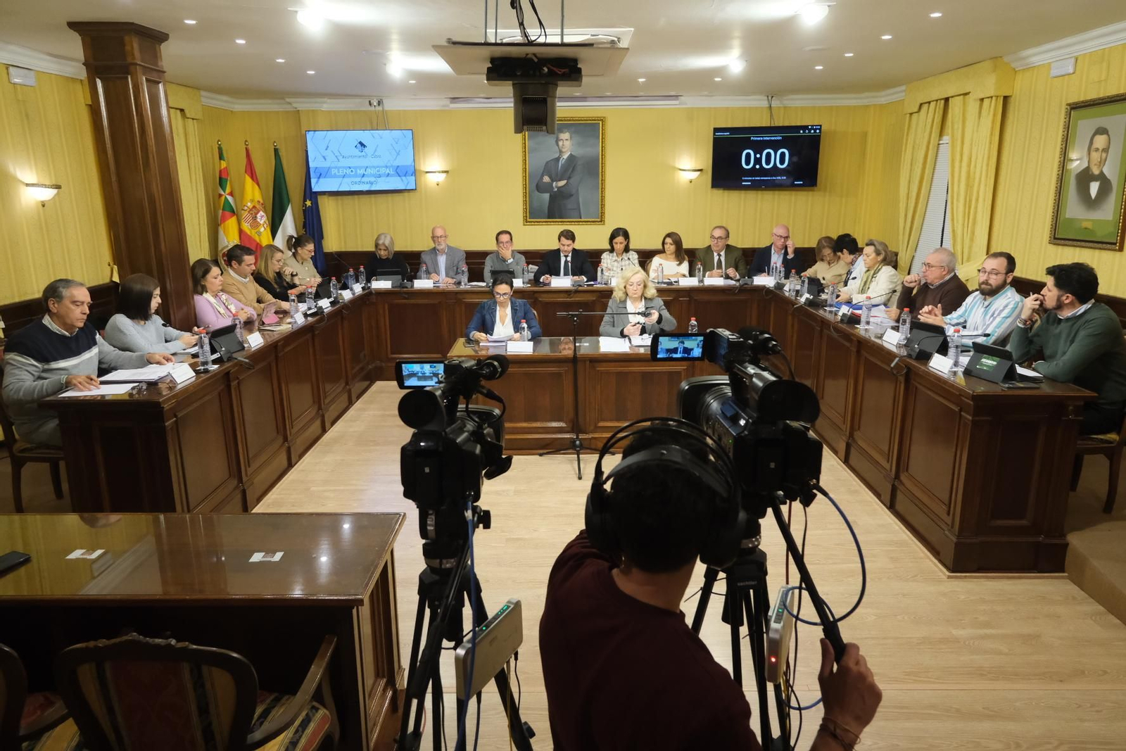 Un momento del pleno del Ayuntamiento de Cabra