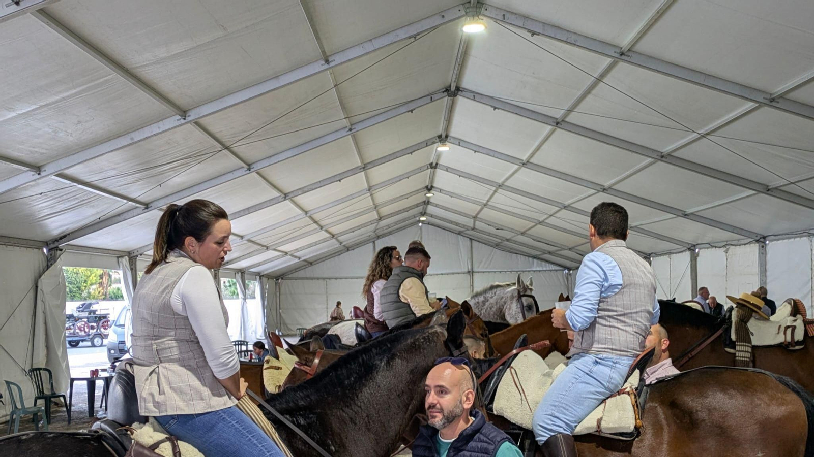A caballo acabó la fiesta.