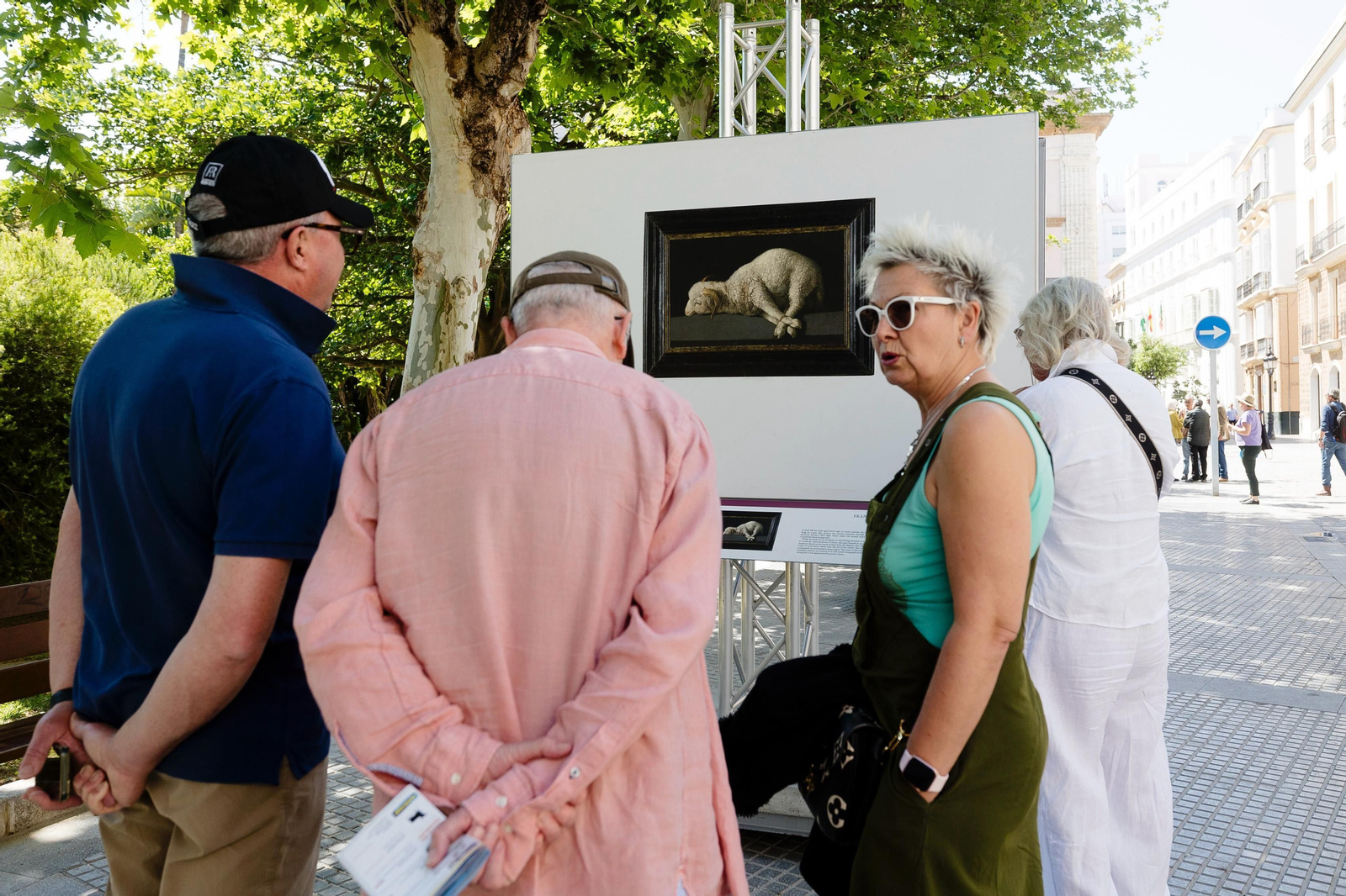La inauguración de la exposición 'El Prado en las calles' en Cádiz