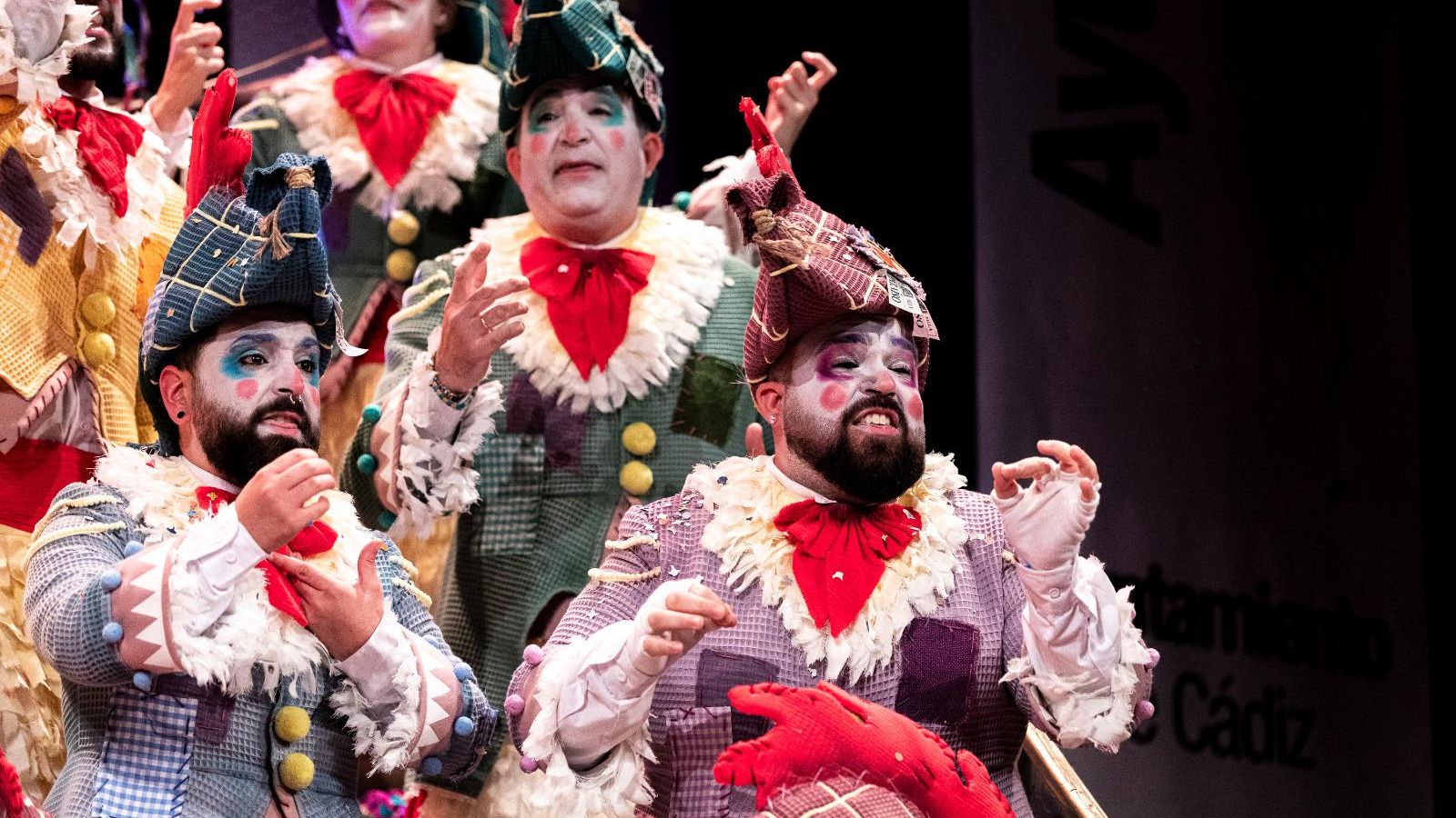 Búscate entre las mejores imágenes de la final del COAC 2025 del Carnaval de Cádiz