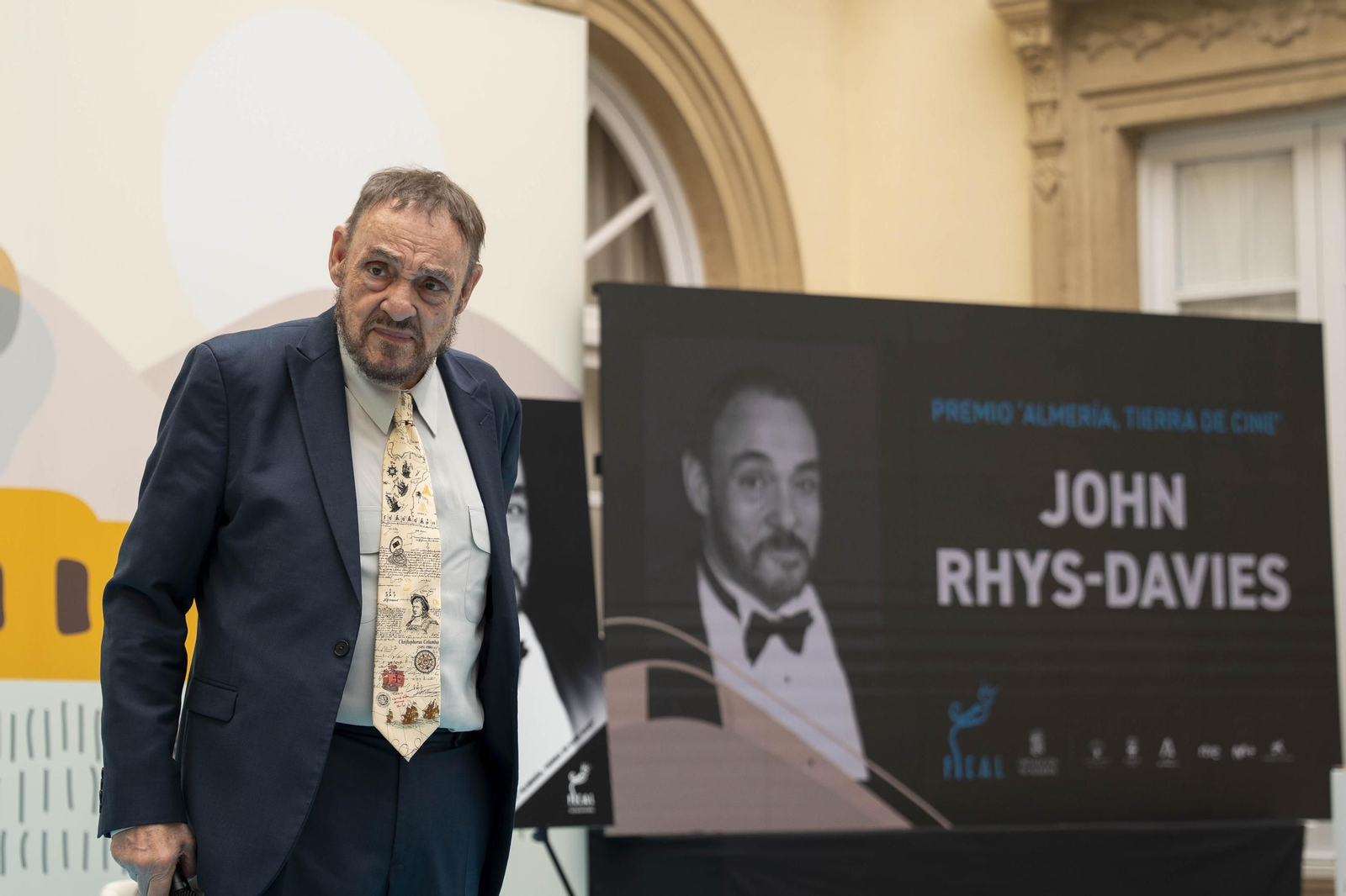 La estrella a JOHN RHYS-DAVIES luce en el paseo de la fama de Almería