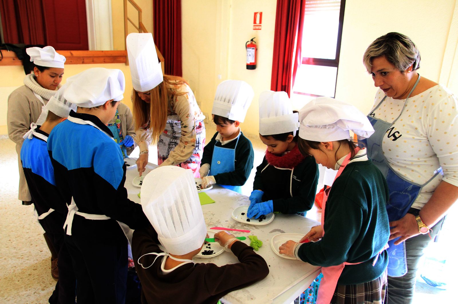 Imágenes del "Masterchef" realizado en las Teresianas con motivo de la celebración del 28-F