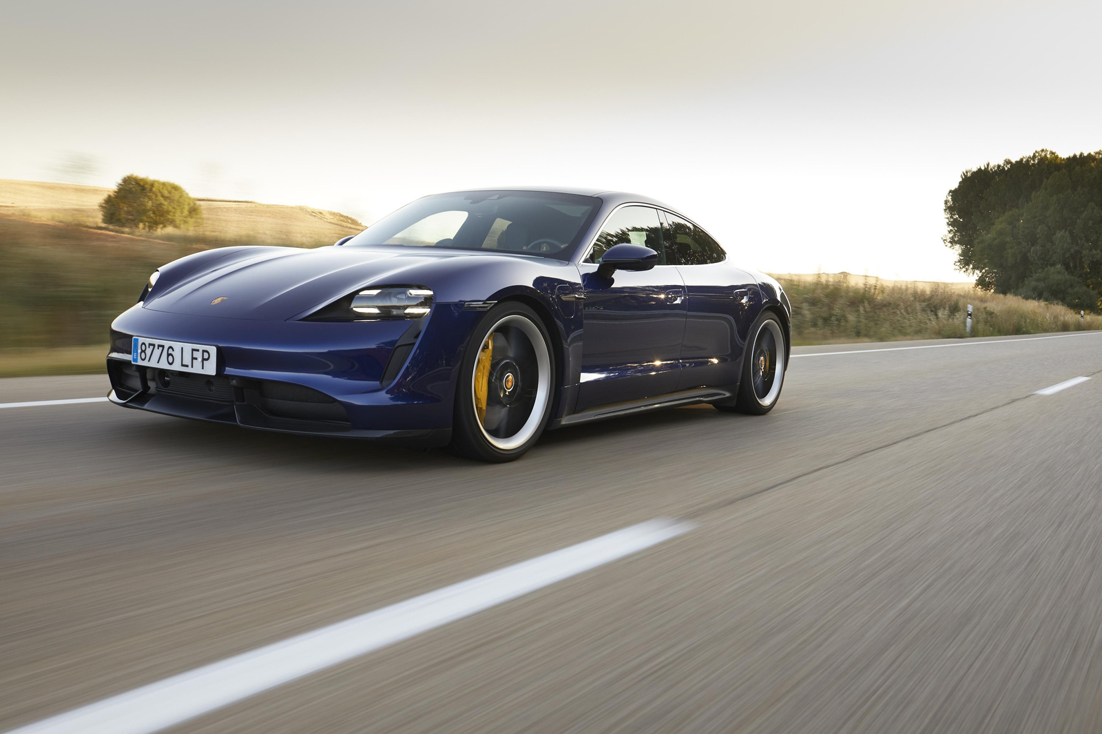 Así es y así va el Taycan, el deportivo eléctrico de Porsche