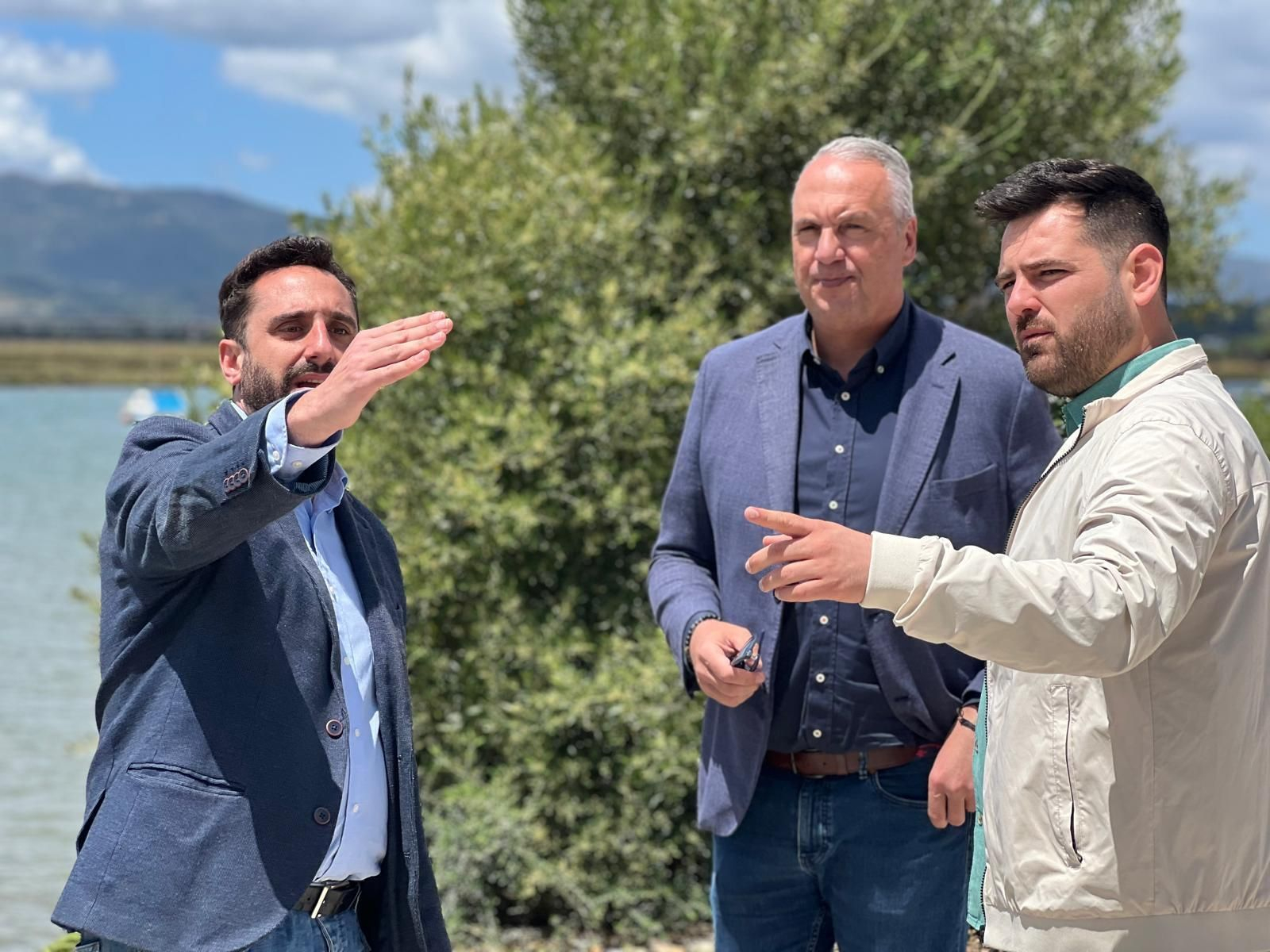 Daniel Perea, Juan Carlos Ruiz Boix y Javier Moyano, en Palmones.