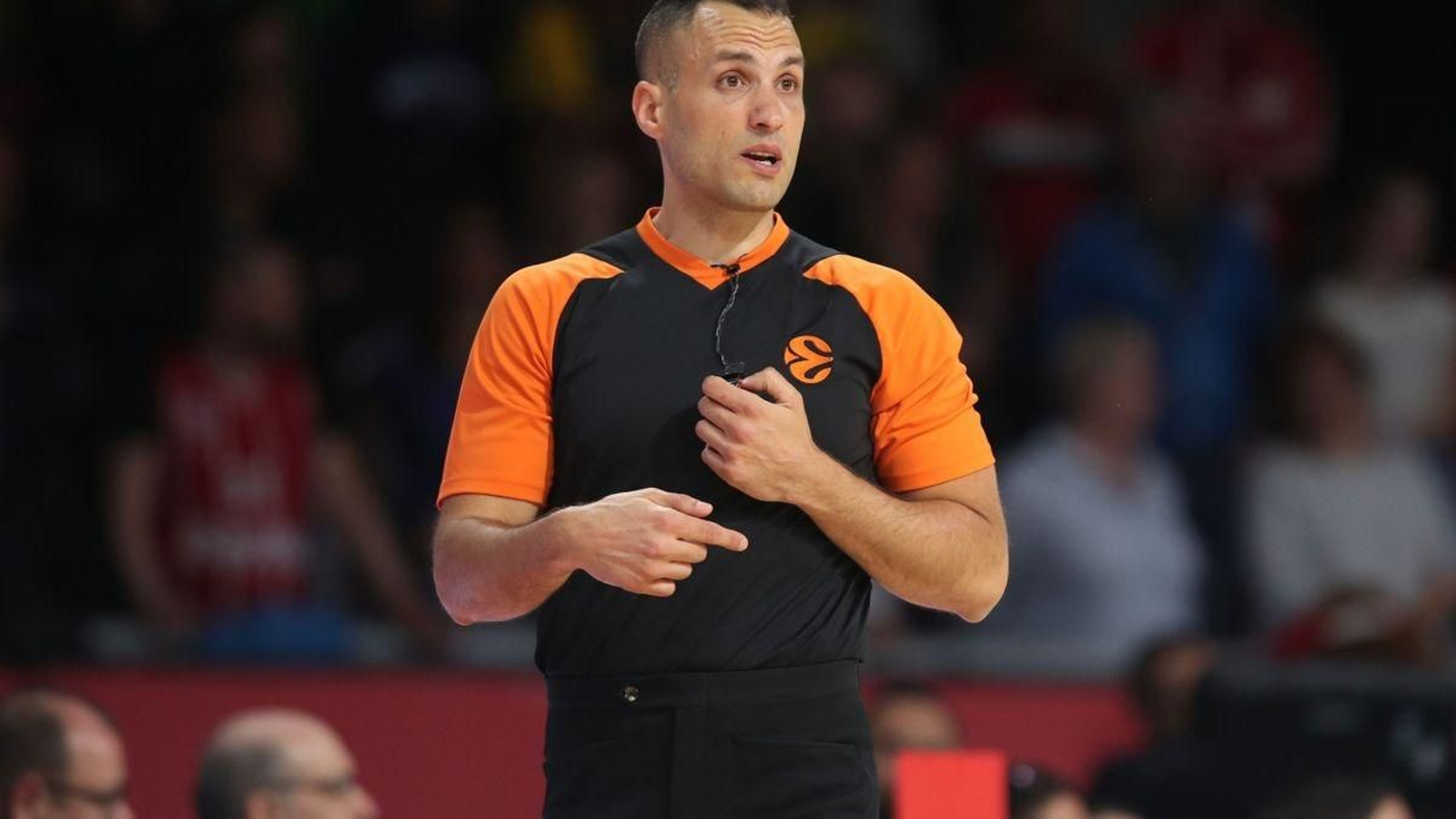 El árbitro serbio de baloncesto Uros Nikolic.