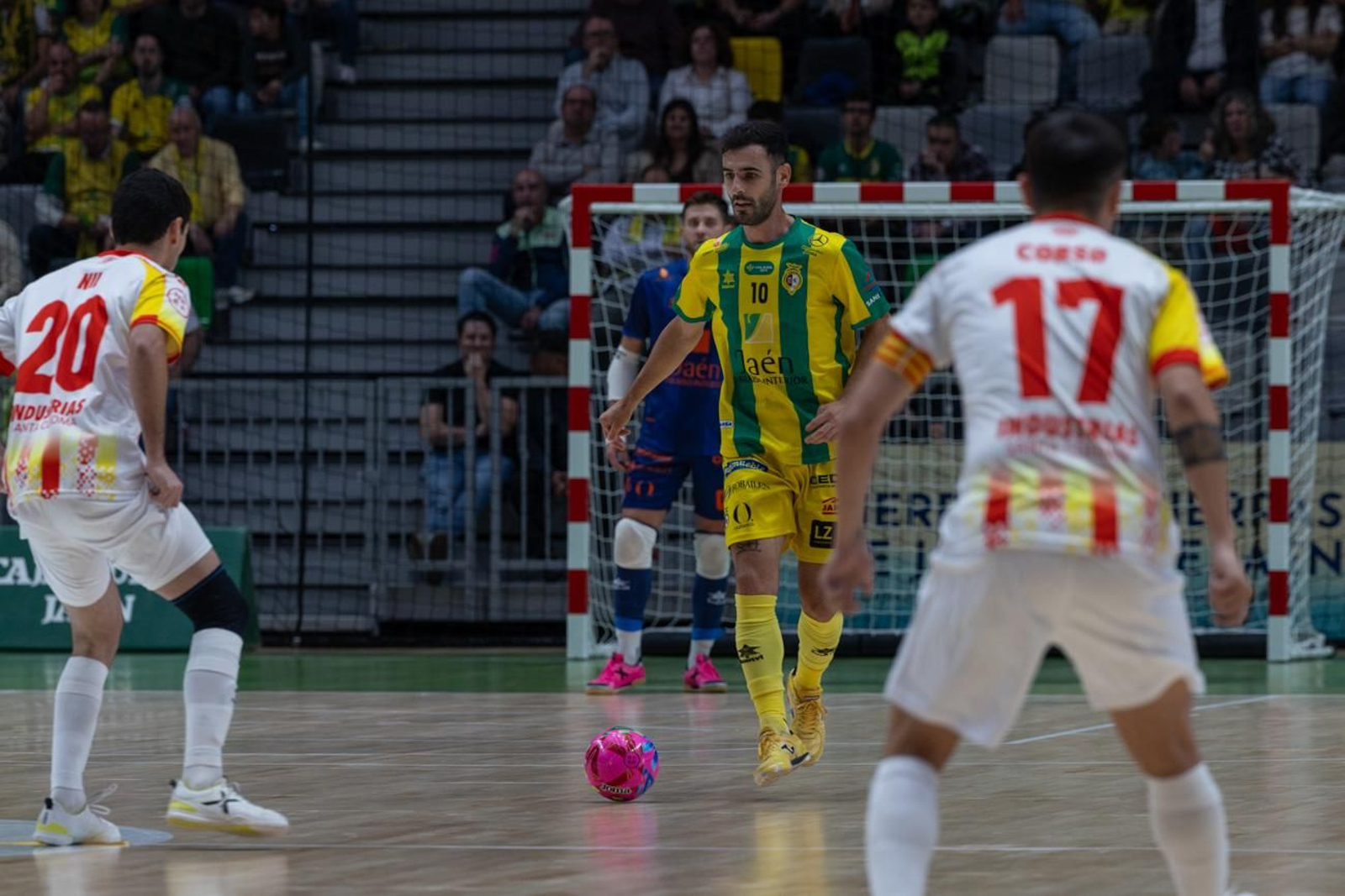 Las mejores fotos de la goleada del Jaén Paraíso Interior FS ante Industrias Santa Coloma