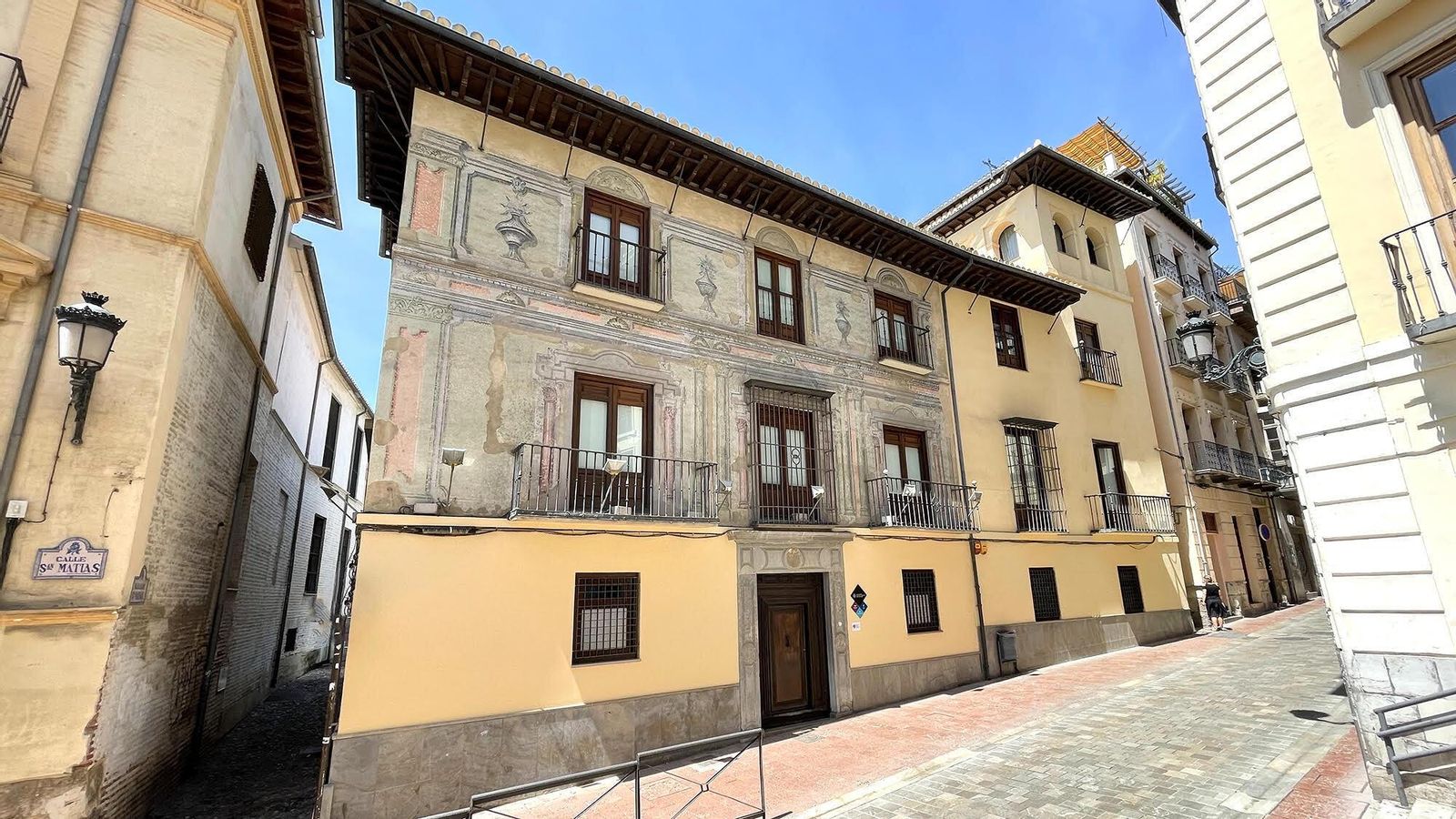 Detalle de la fachada exterior de la sede del Colegio ubicada en la calle San Matías, 19. Detalle de la fachada exterior de la sede del Colegio ubicada en la calle San Matías, 19.