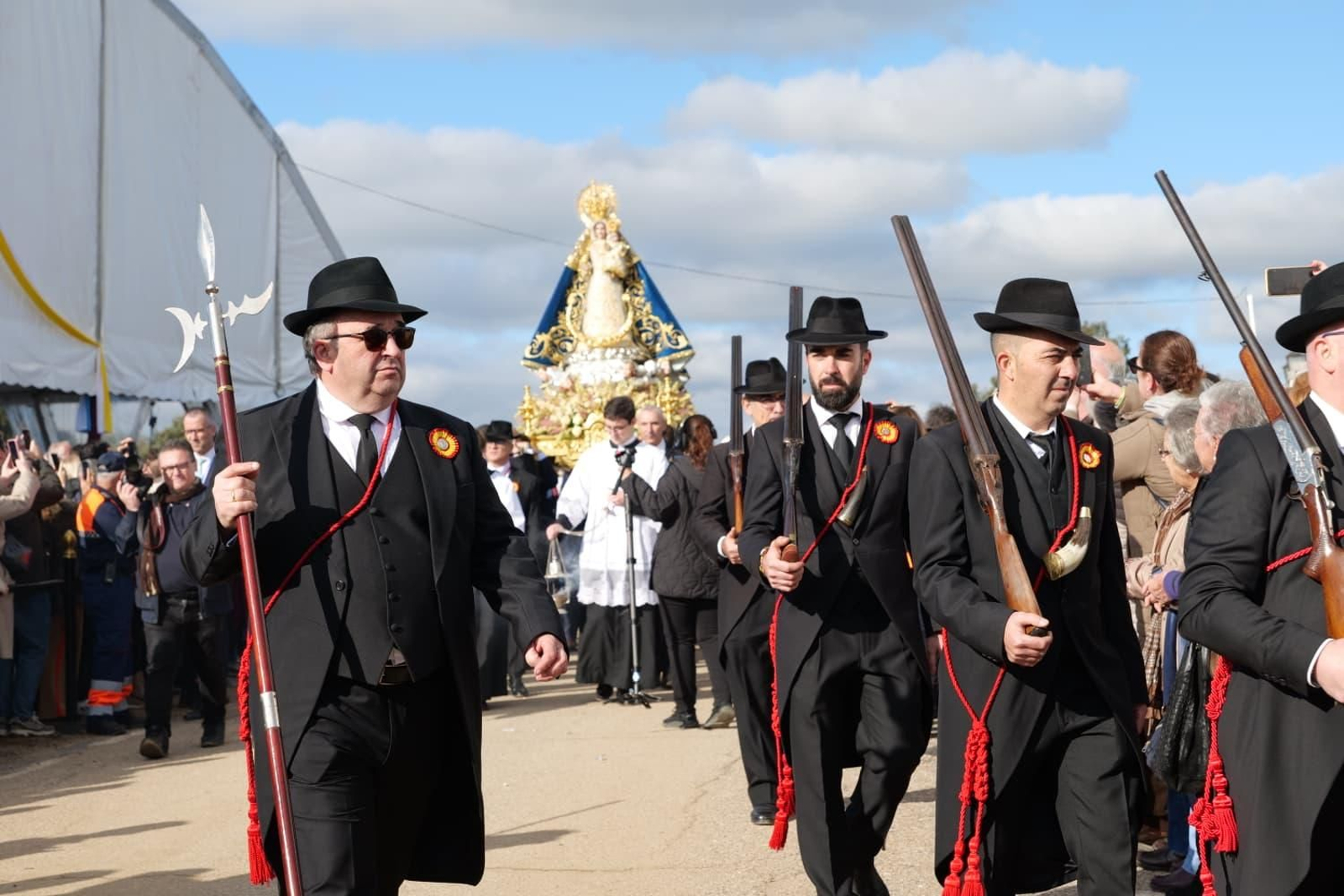 Procesión de la Virgen de Luna tras su coronación canónica