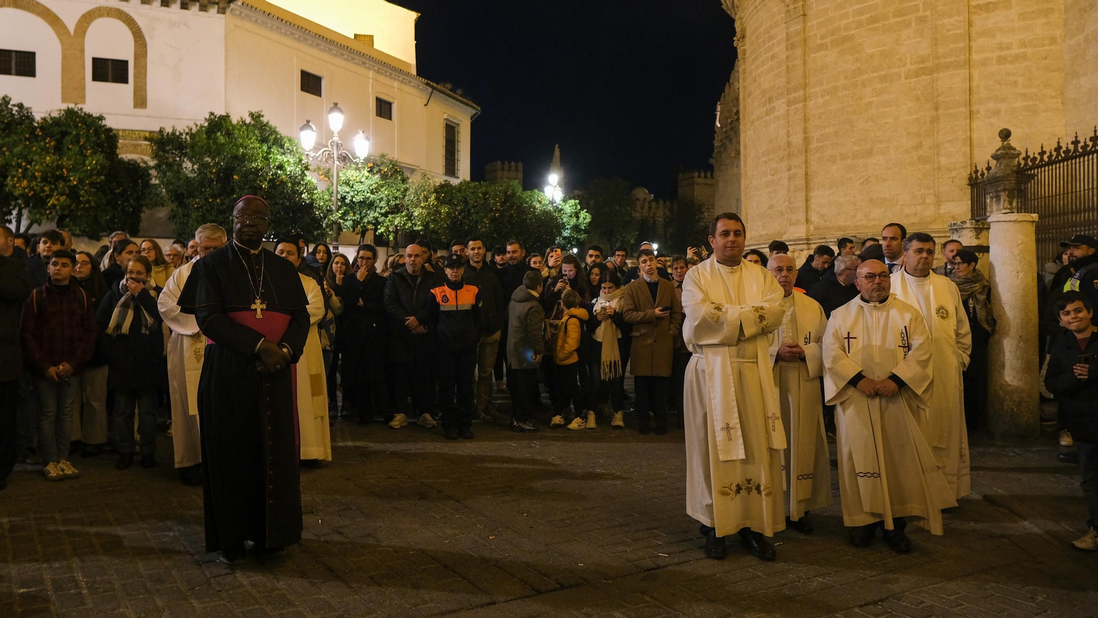 Imágenes del regreso de la Virgen de los Reyes
