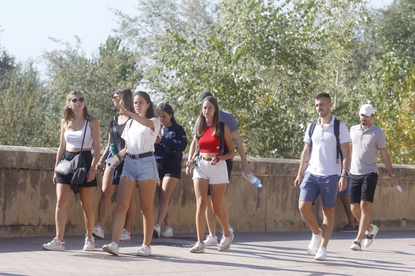 Lleno al completo en Córdoba en el puente del Pilar