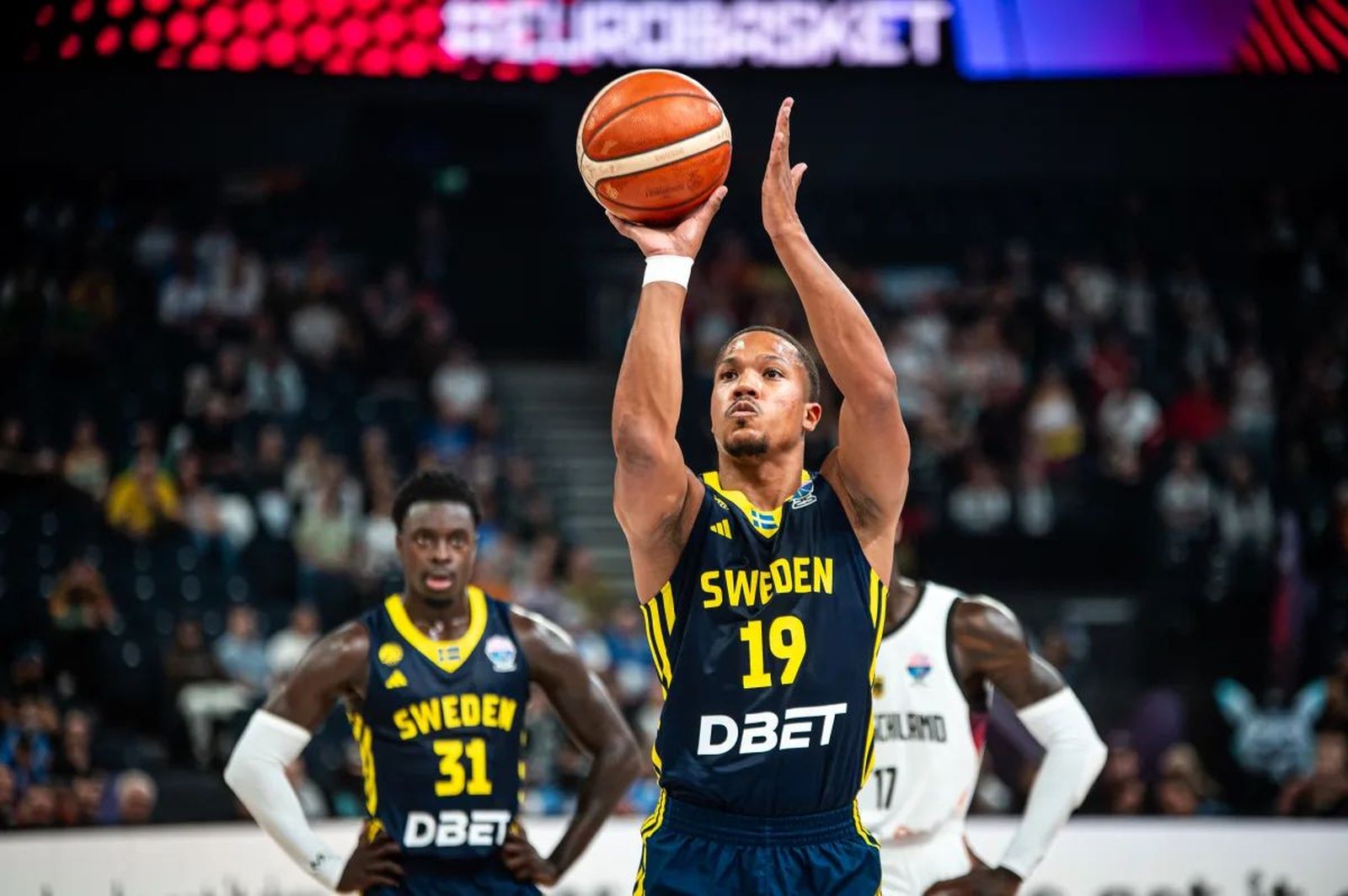 Eurobasket 2025: Pantzar brilla en la derrota de Suecia ante Alemania