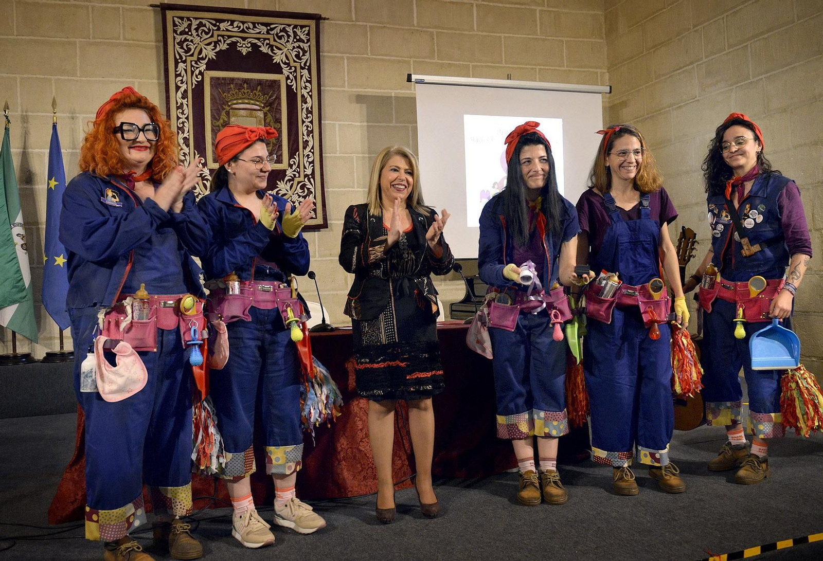 Acto de entrega del Premio Racimo a las 'We can do Carnaval'.