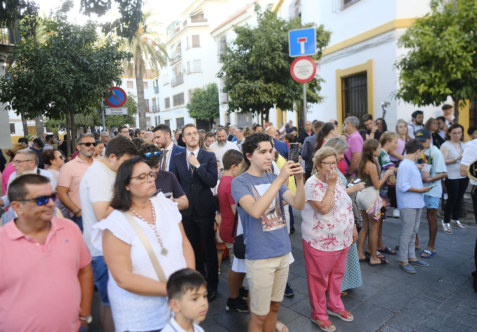 El traslado de la Virgen de la Merced de Córdoba tras su restauración, en imágenes