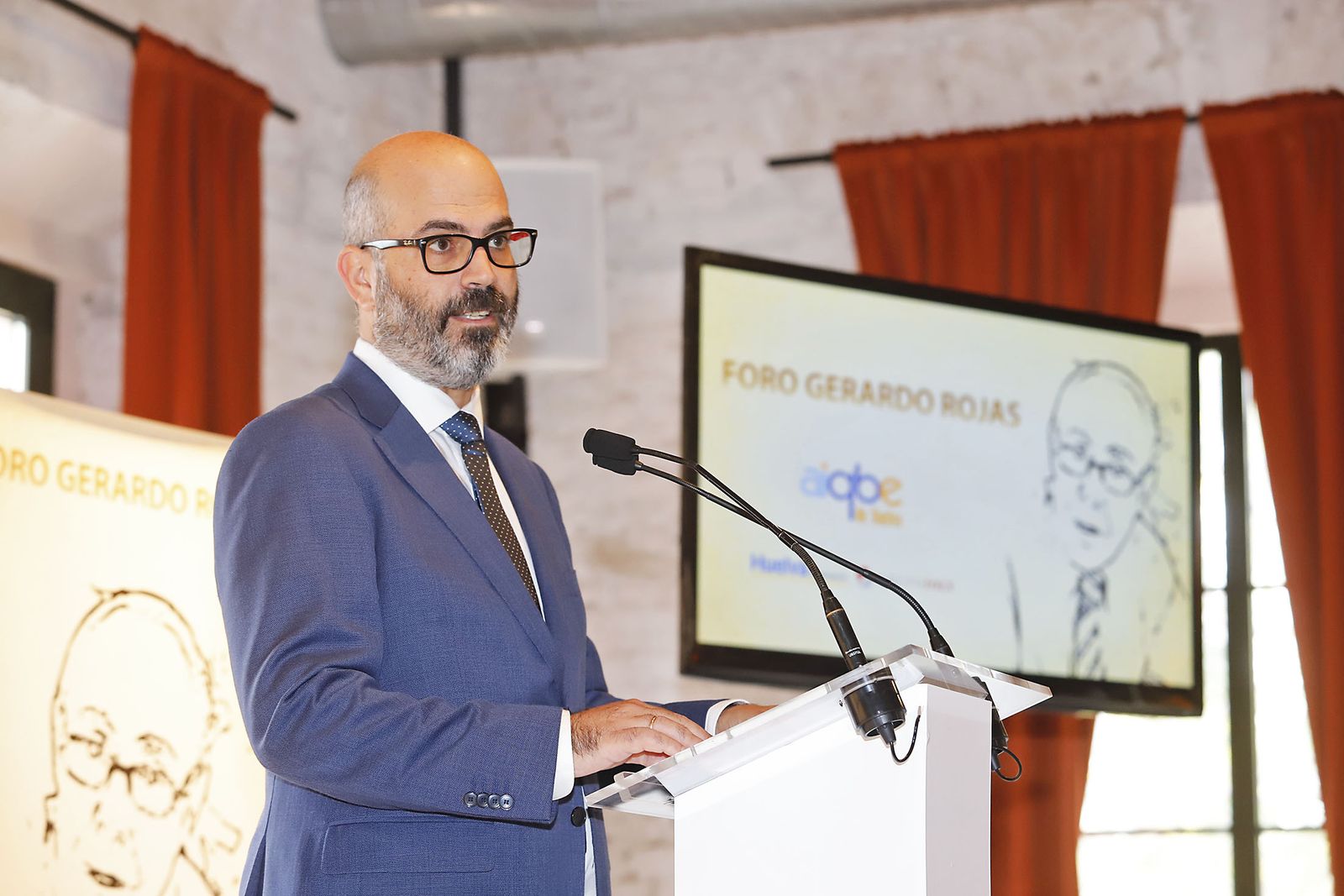 Imágenes del Foro Gerardo Rojas de Huelva Información
